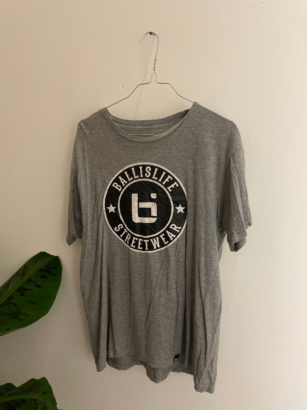 Vintage grey ballislife streetwear graphics tshirt size M