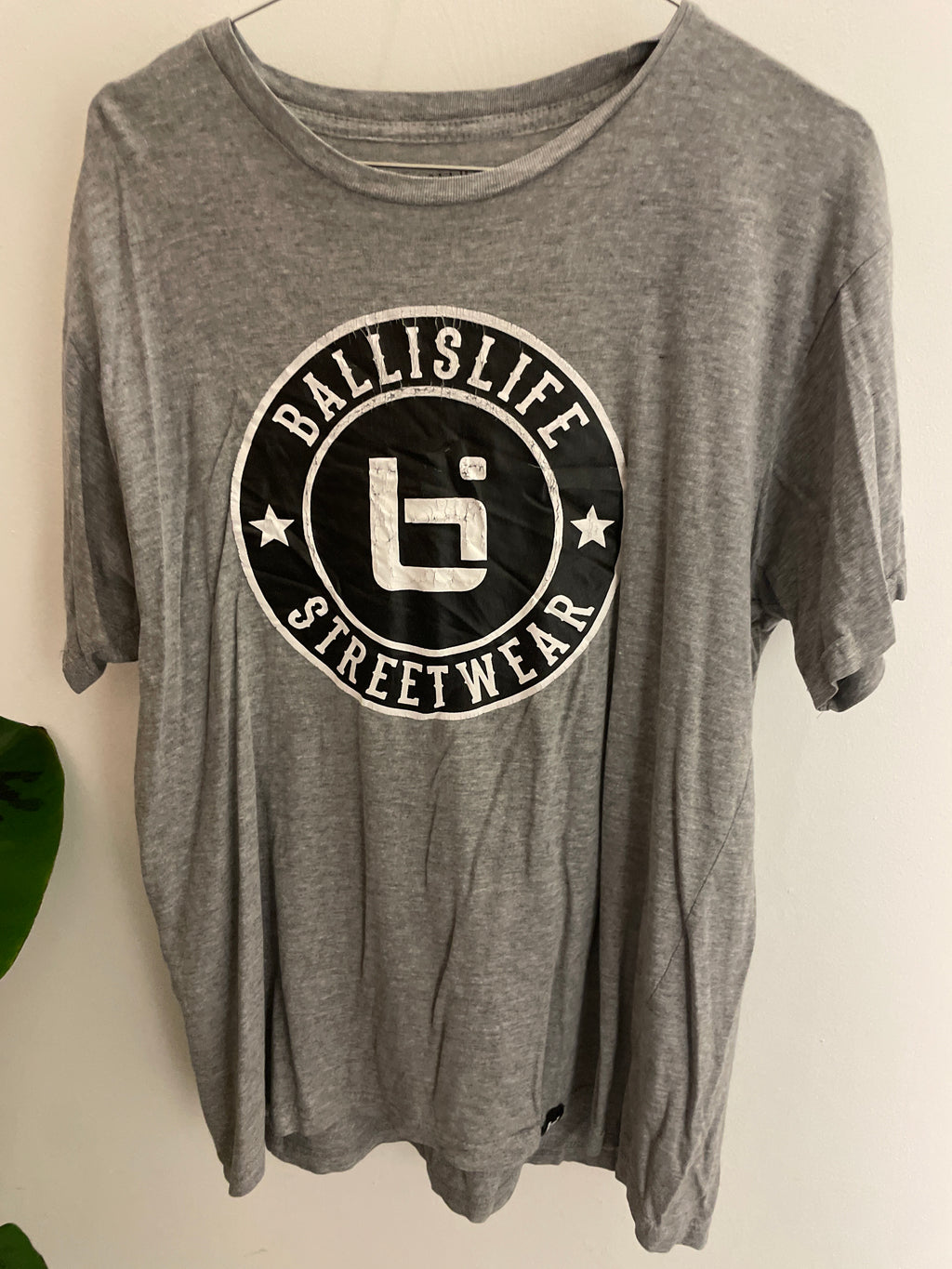Vintage grey ballislife streetwear graphics tshirt size M
