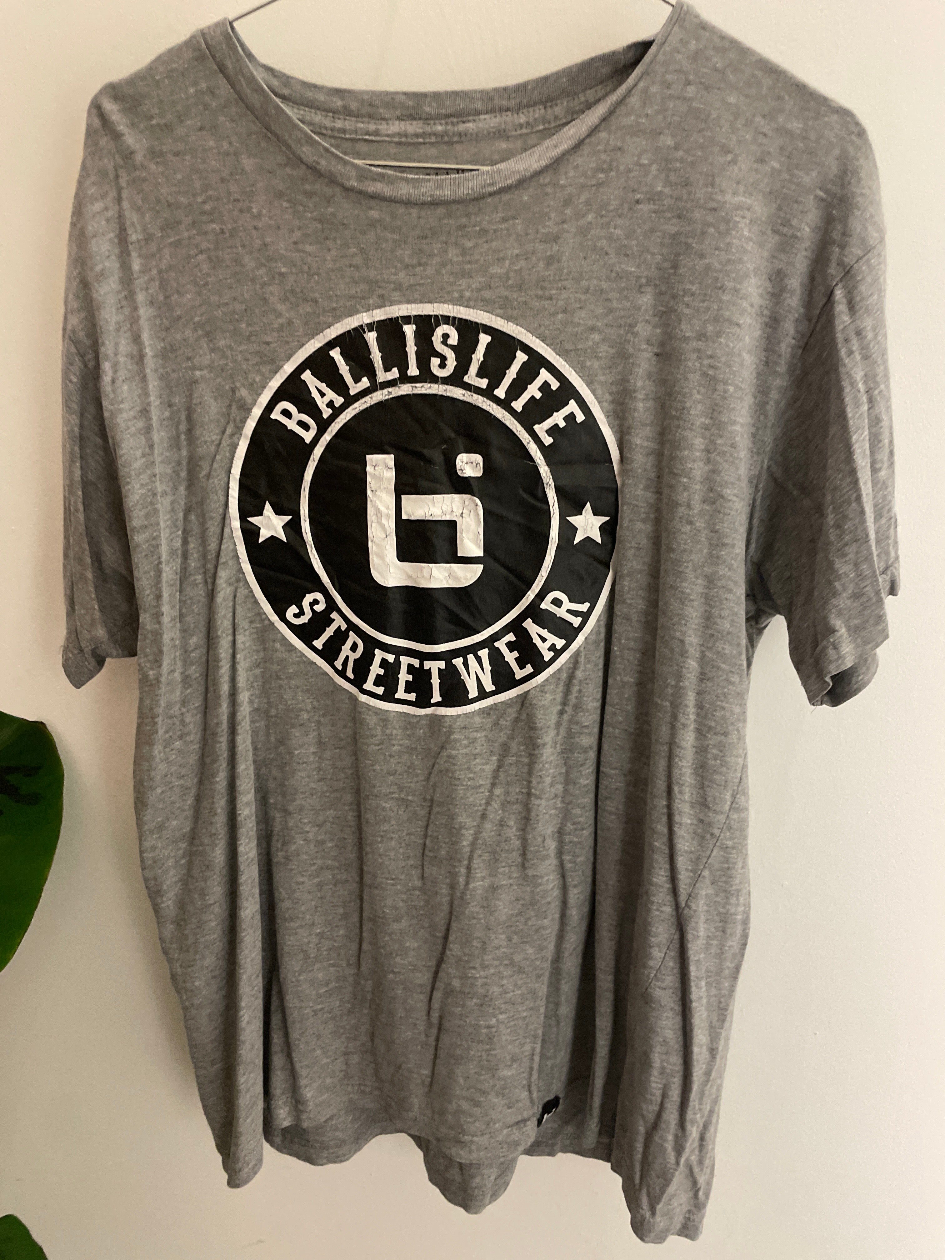 Vintage grey ballislife streetwear graphics tshirt size M