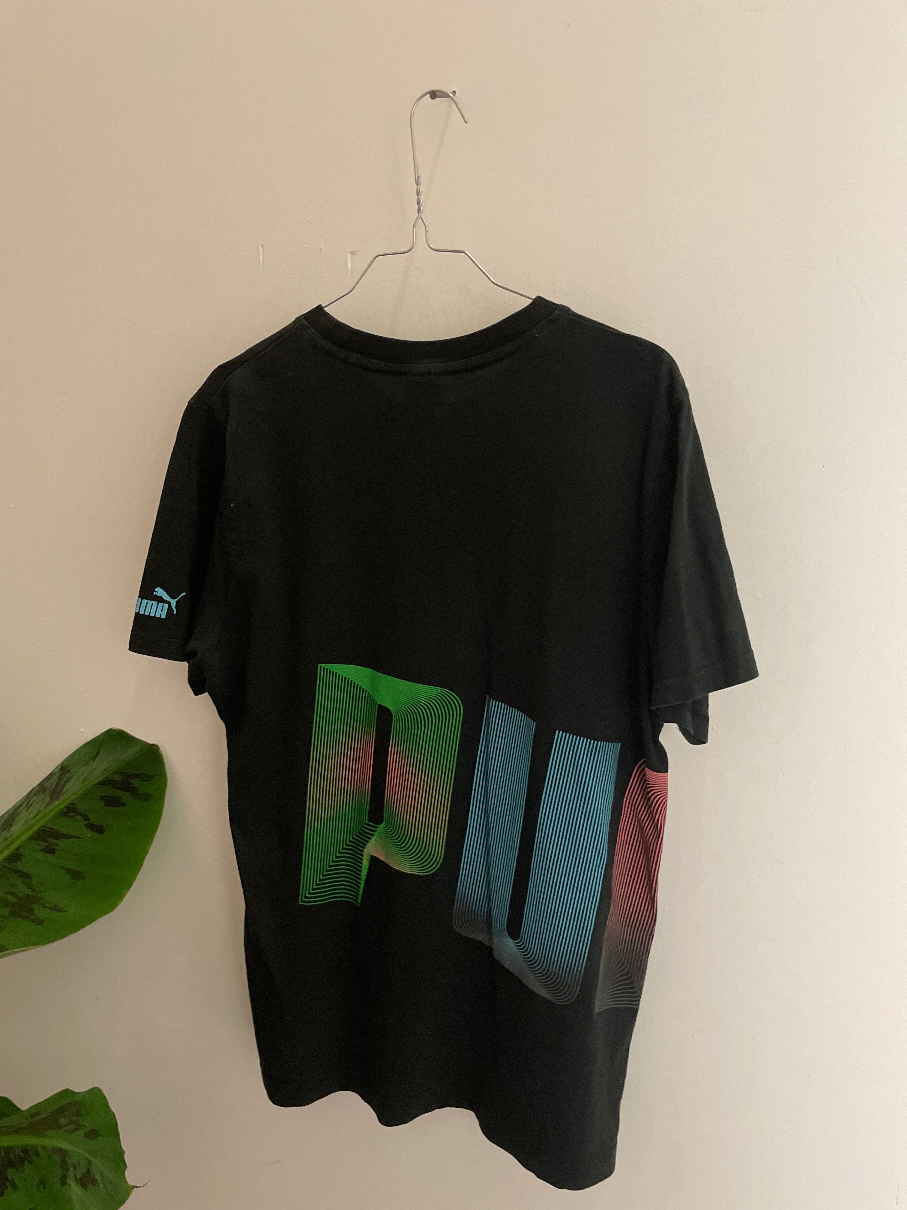 Vintage black men puma medium tshirt