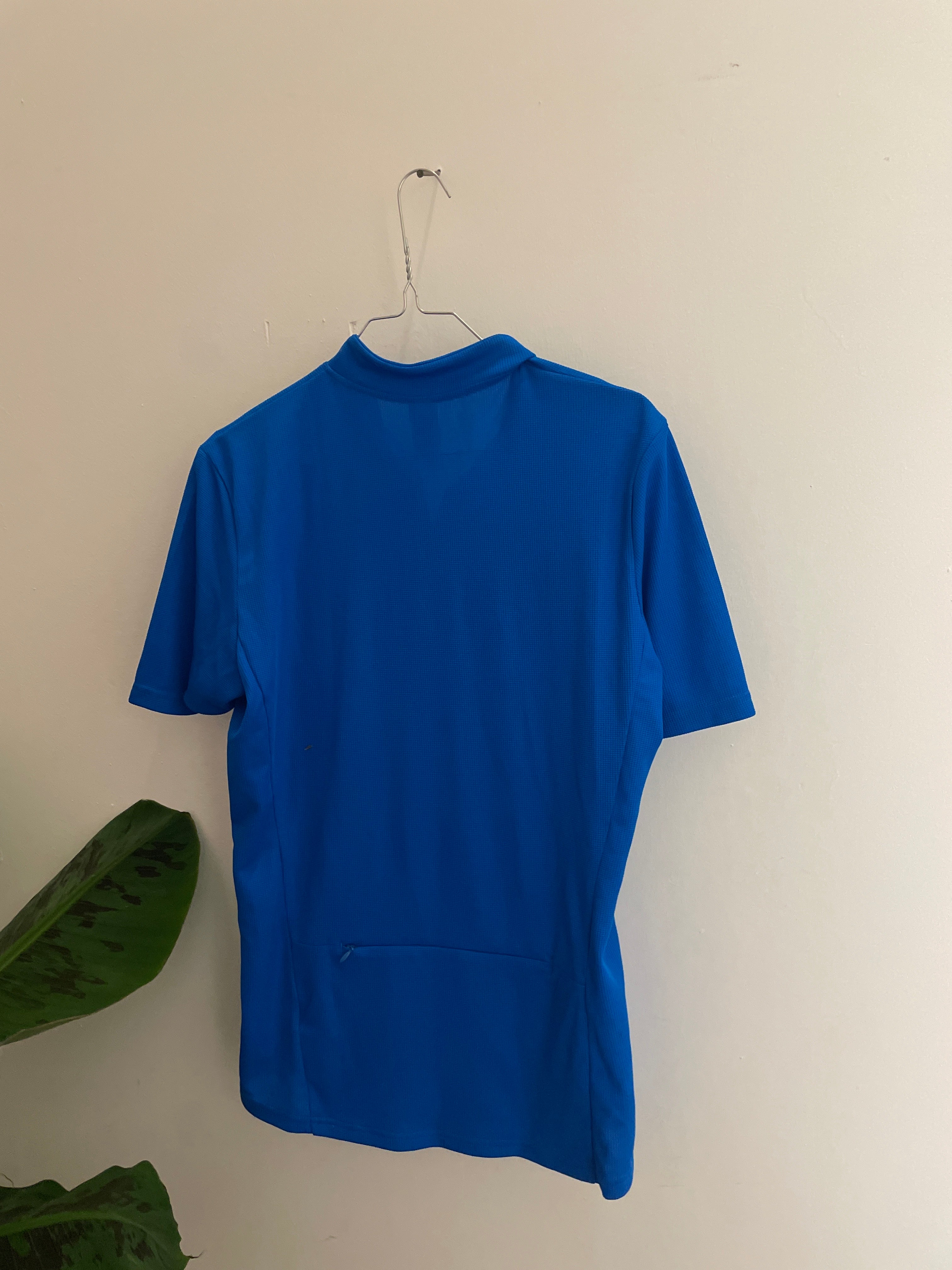 Vintage blue sport tshirt size M