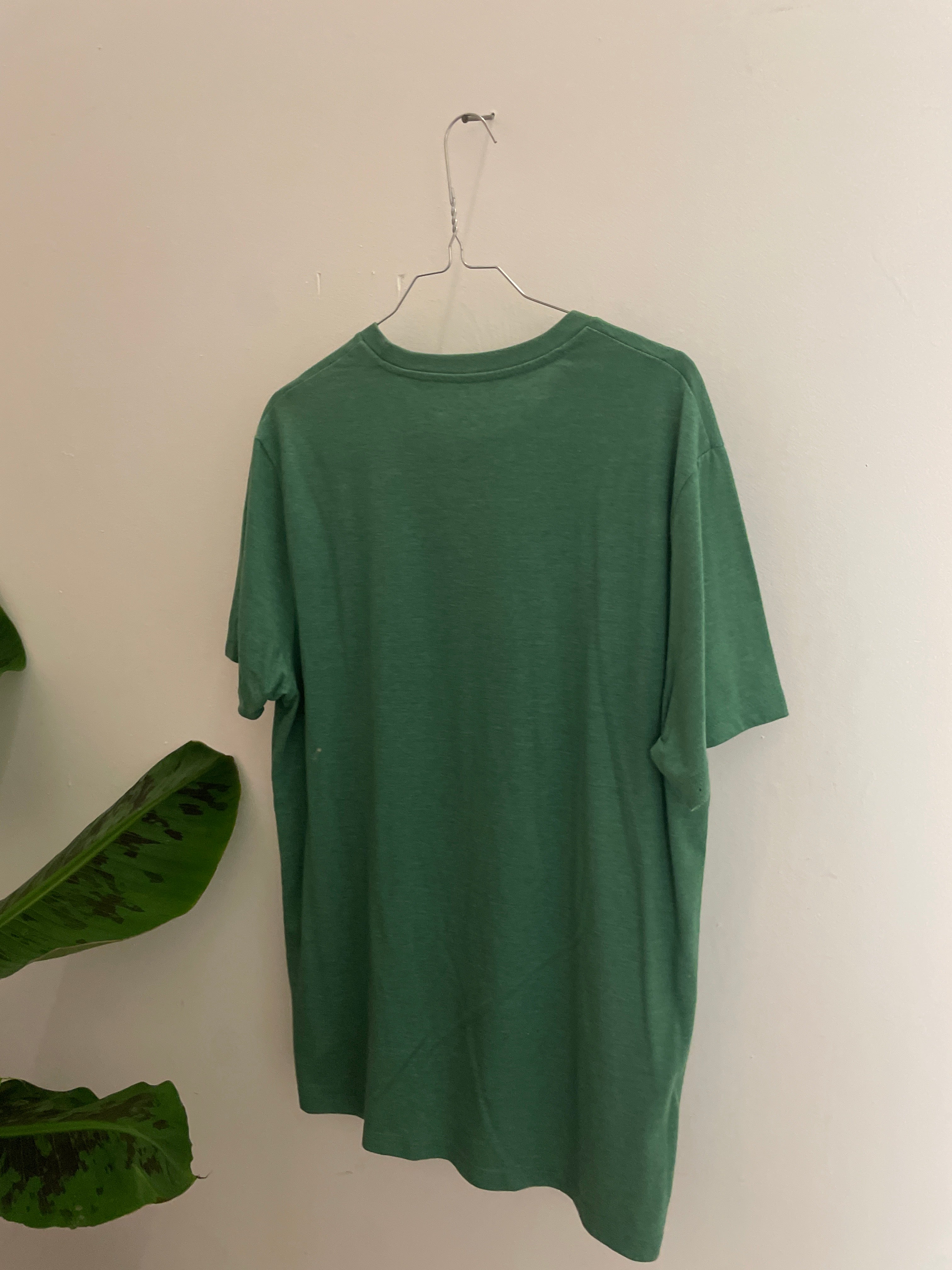 Vintage burton green plain medium classic tshirt