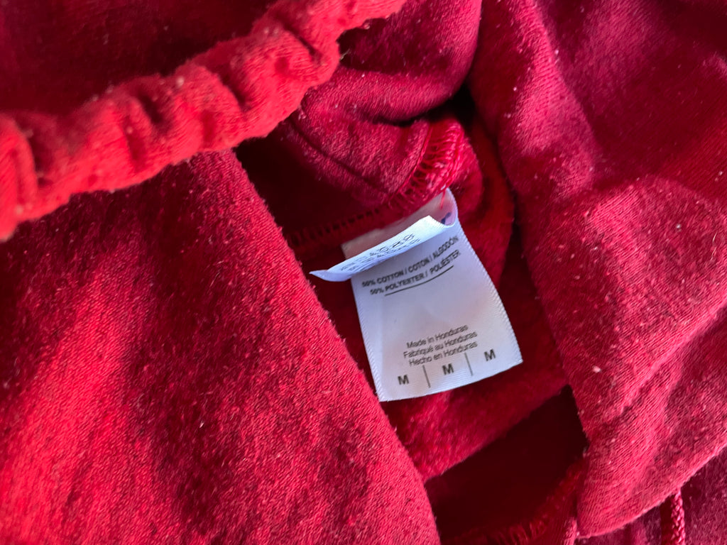 Vintage Gildan Heavy blend War graphics red hoodie in M|L25 W21| SKU 4392
