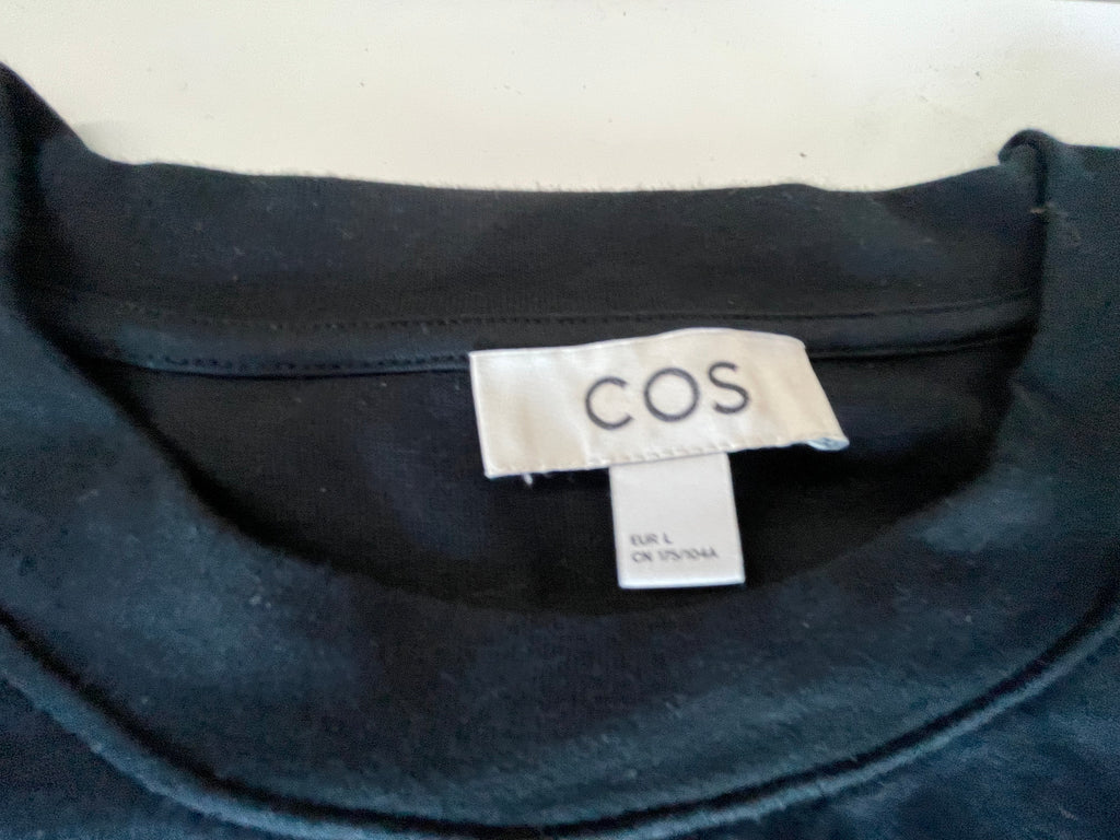 Vintage Women's COS black sweatshirt in M|L26 W22| SKU 4399