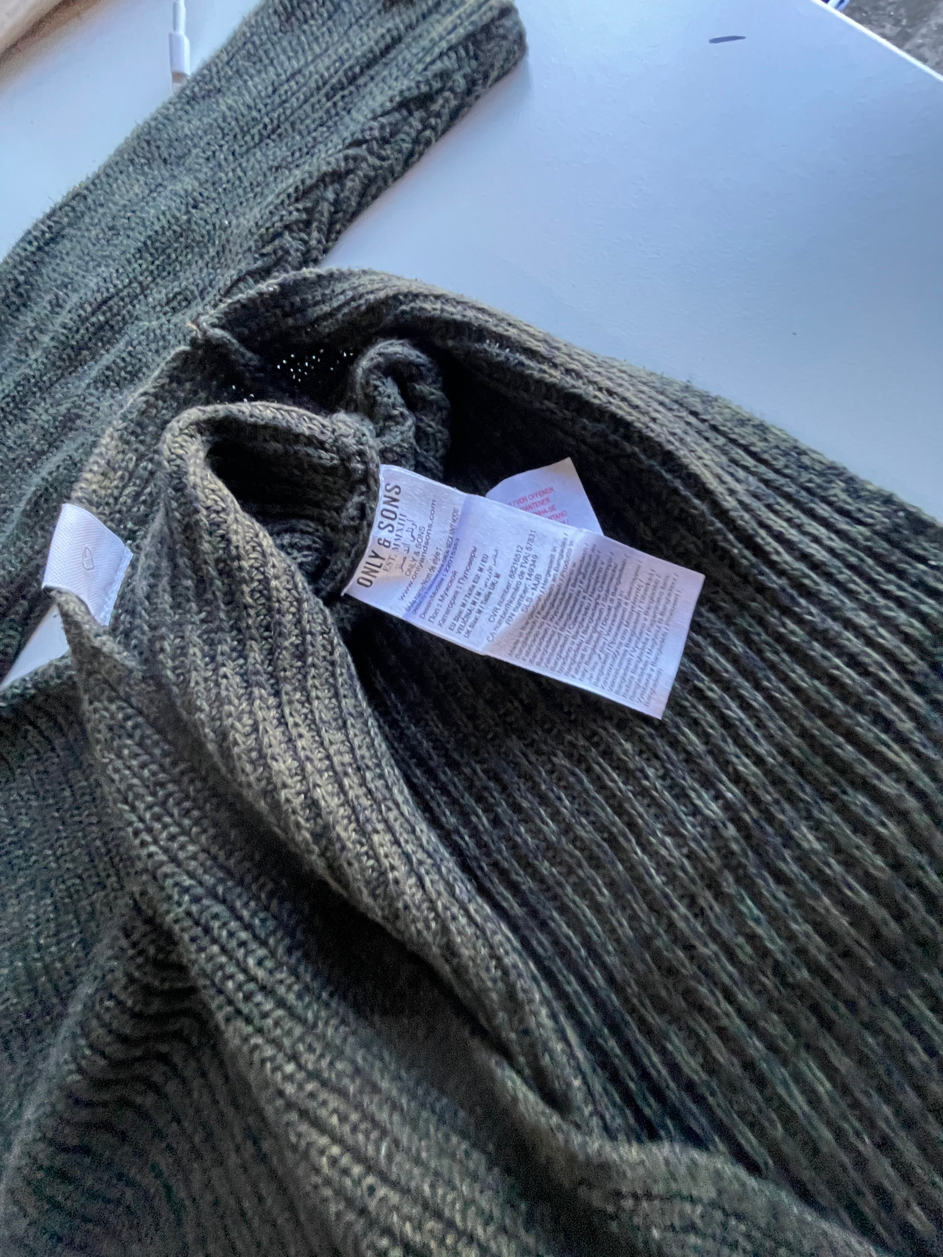 Vintage Green colorblock Only &amp; Son knitted sweatshirt in M|L27 W19|SKU 4403