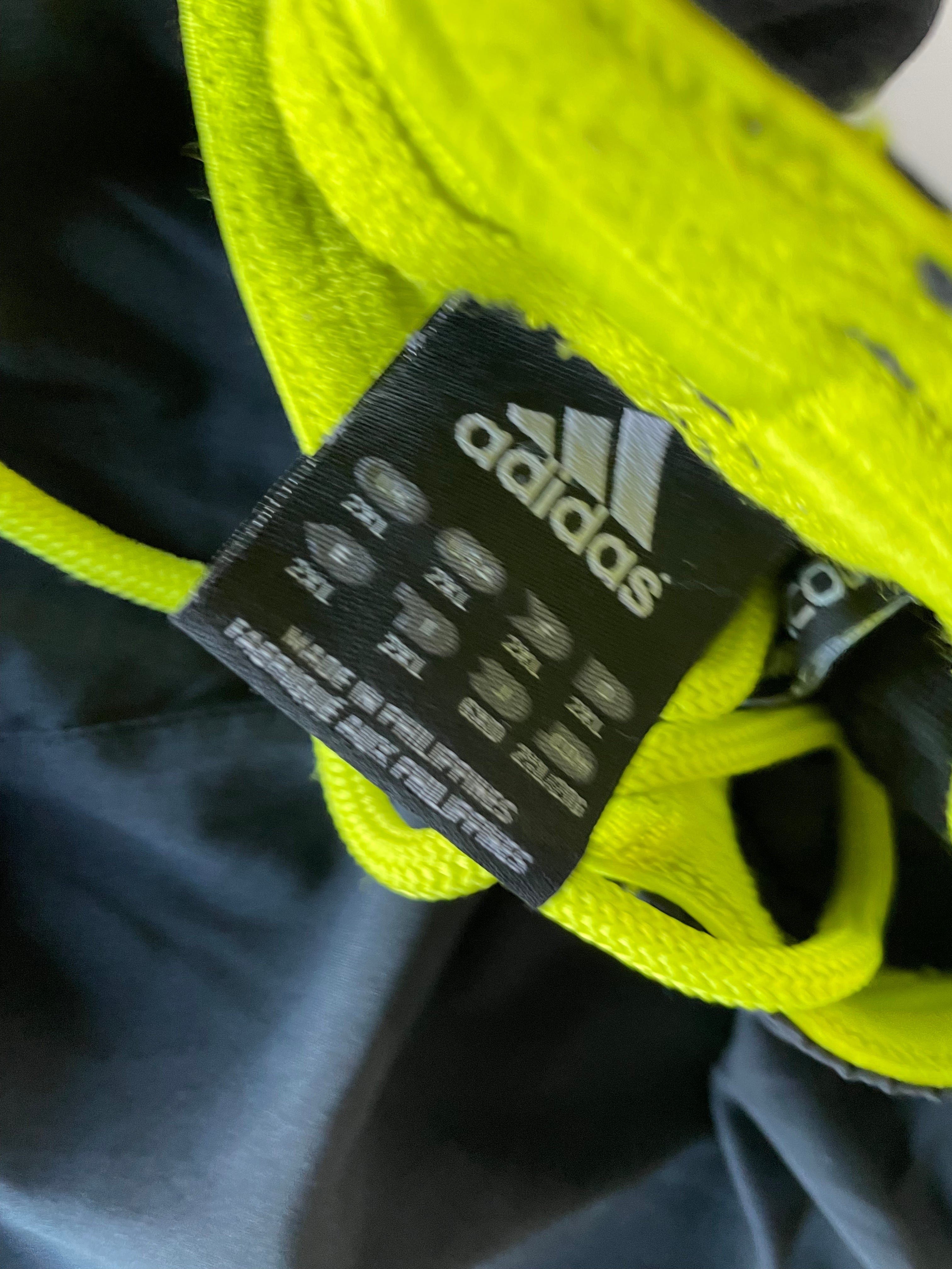 Vintage Adidas Men's Grey 3-stripe training short in 2XL|L8 W36|SKU 4426