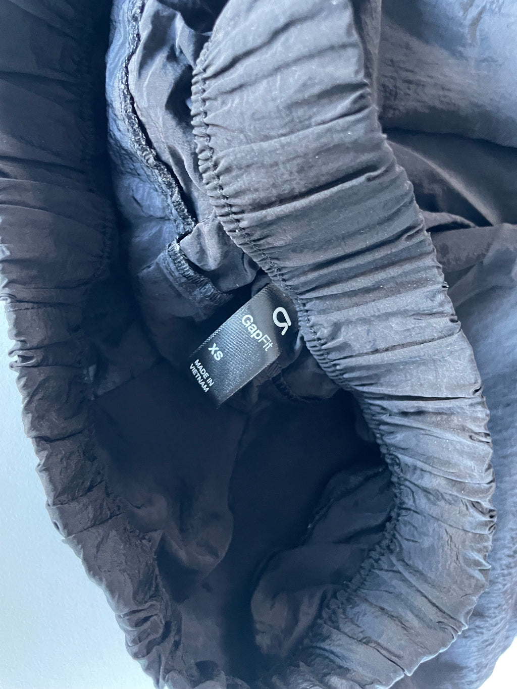 Vintage Black Gapfit sweat pant in XS|L 26 W 22| SKU 4429