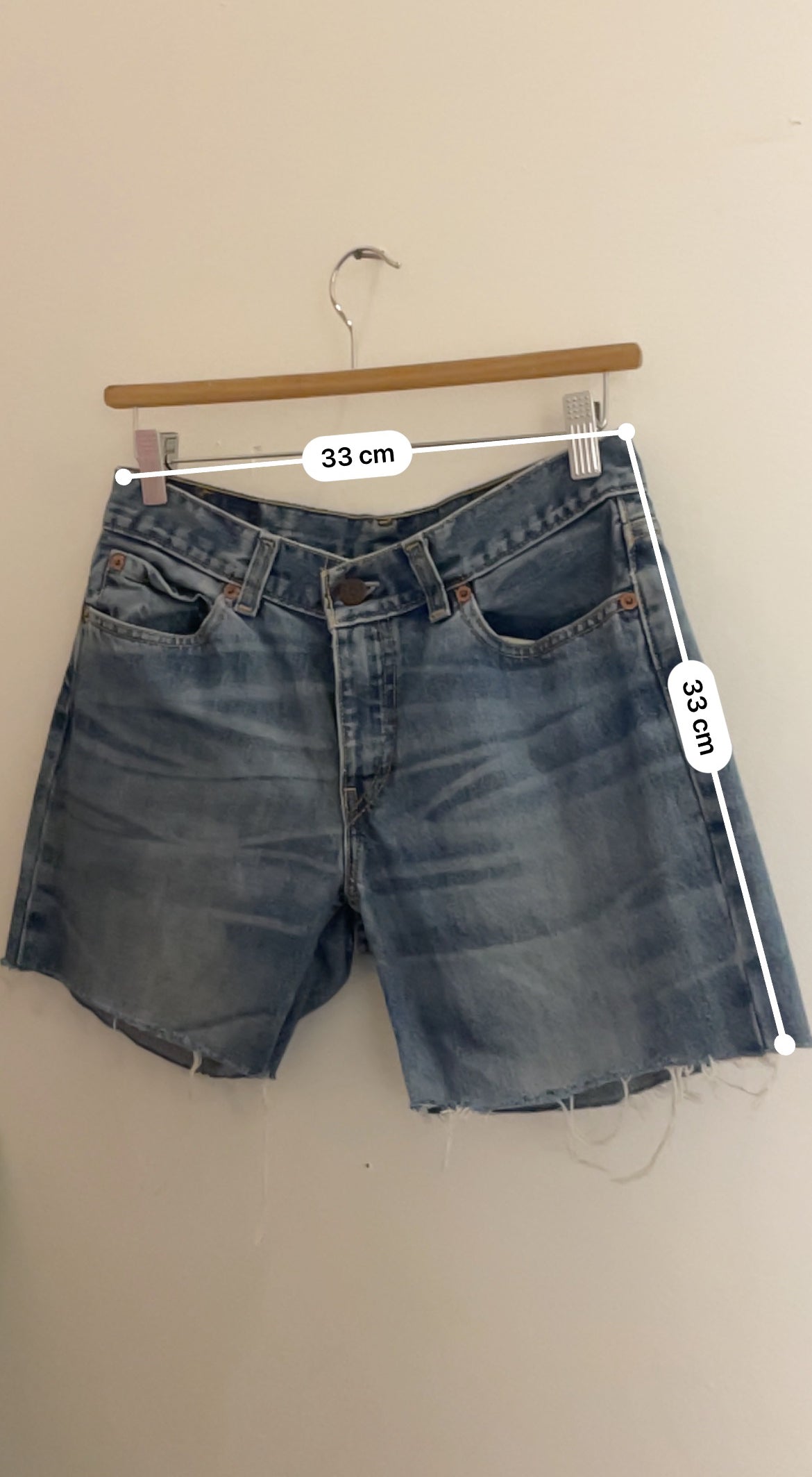 Vintage blue levis strauss & co women bum short jean