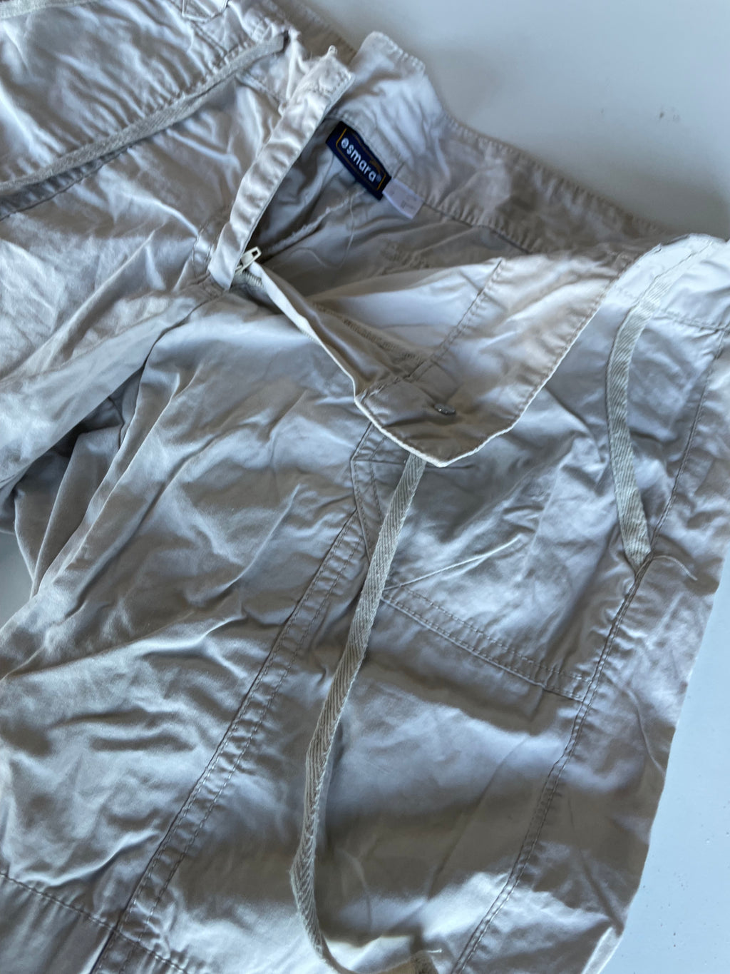 Vintage women's Esmara cream Cargo short in L| L5 W32| SKU 4433