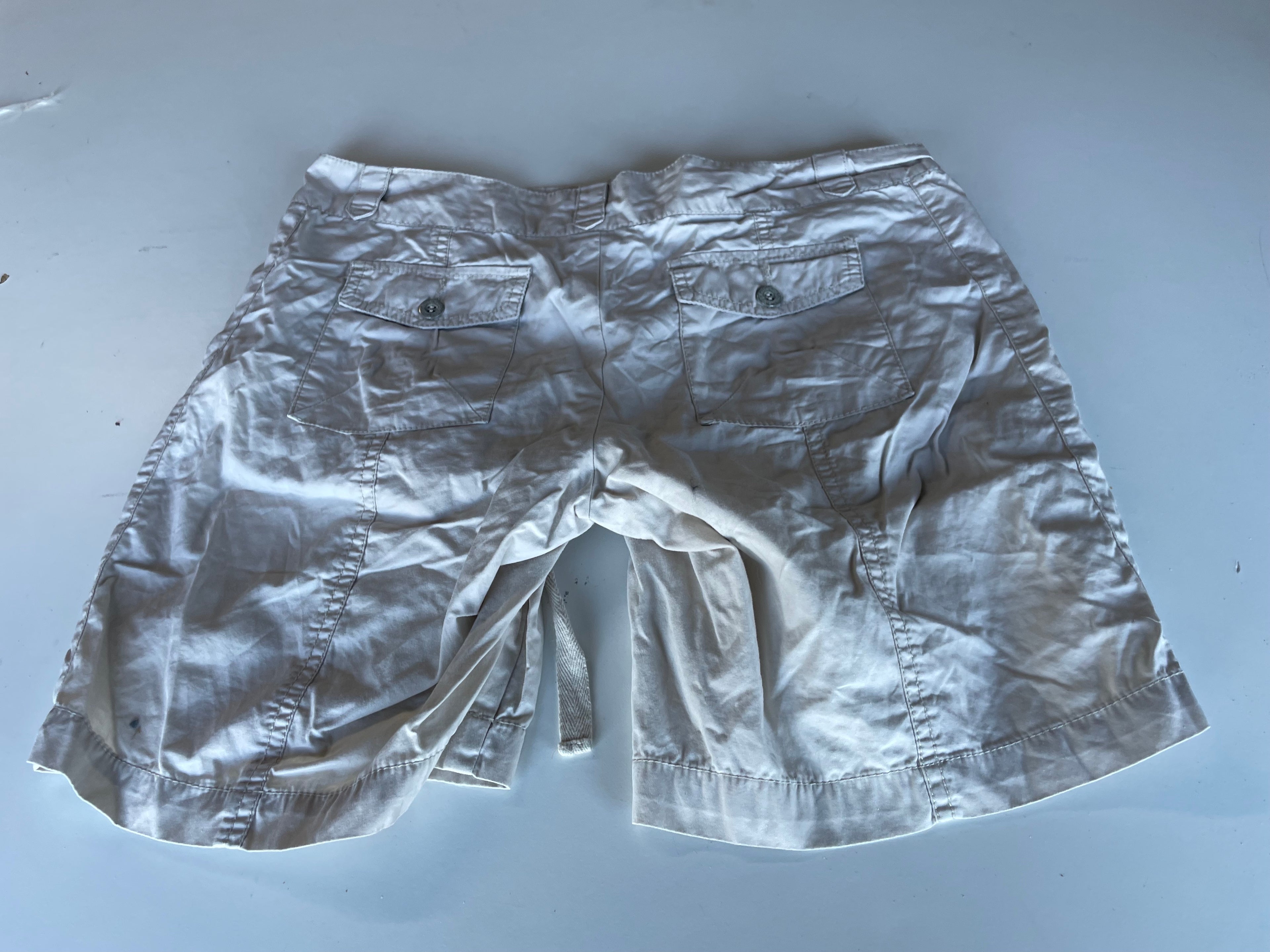 Vintage women's Esmara cream Cargo short in L| L5 W32| SKU 4433