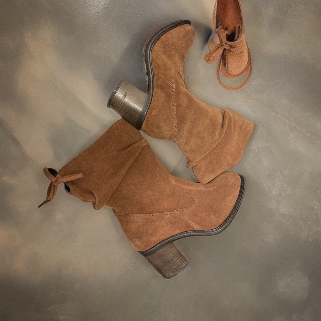 Vintage brown suede cowboy highboot with heel and zipper