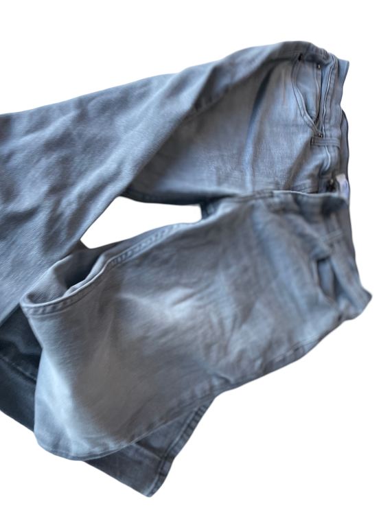 Vintage Men's grey Levi's slim fit jeans in M| SKU 4460