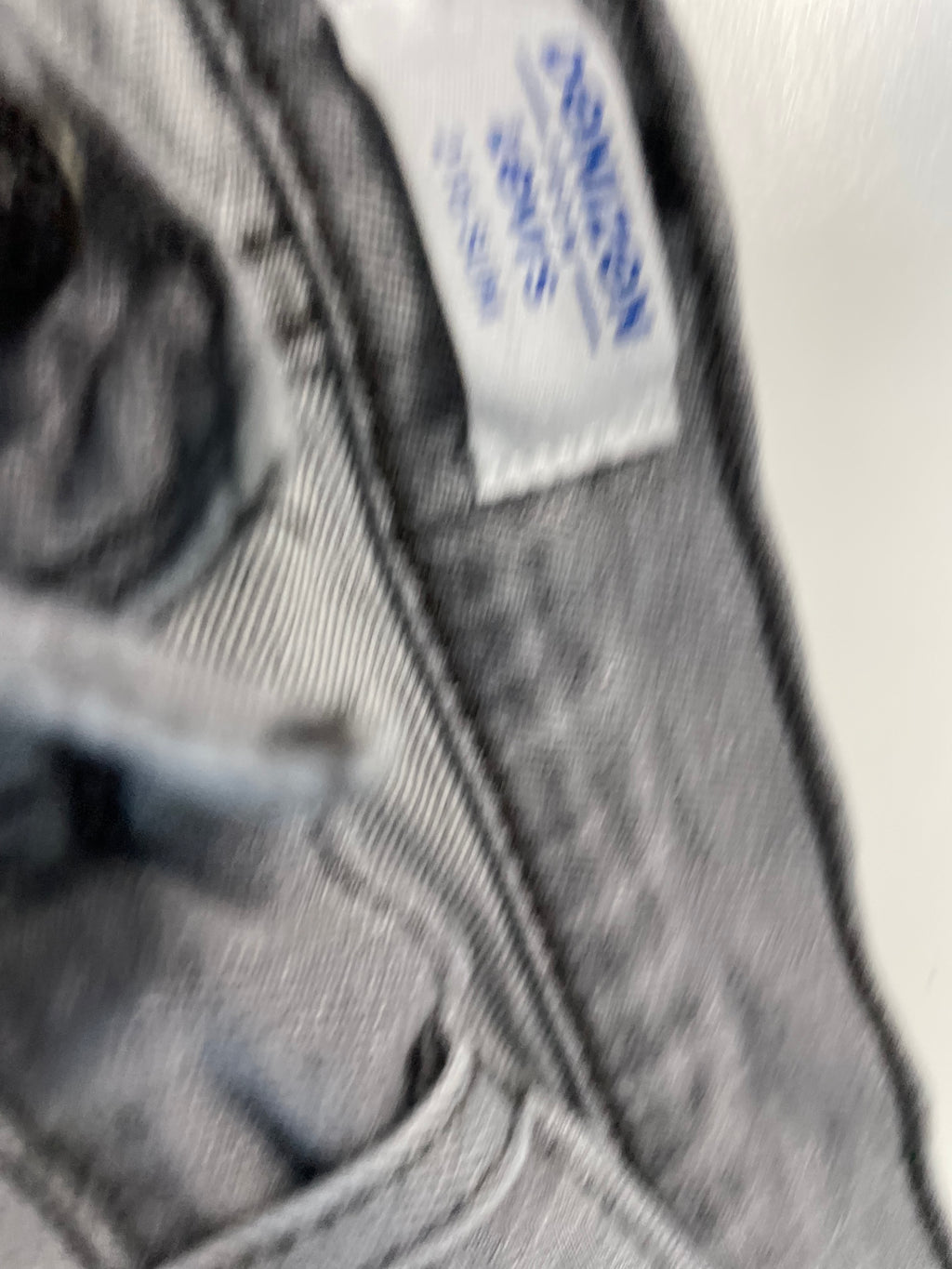 Vintage Men's grey Levi's slim fit jeans in M| SKU 4460