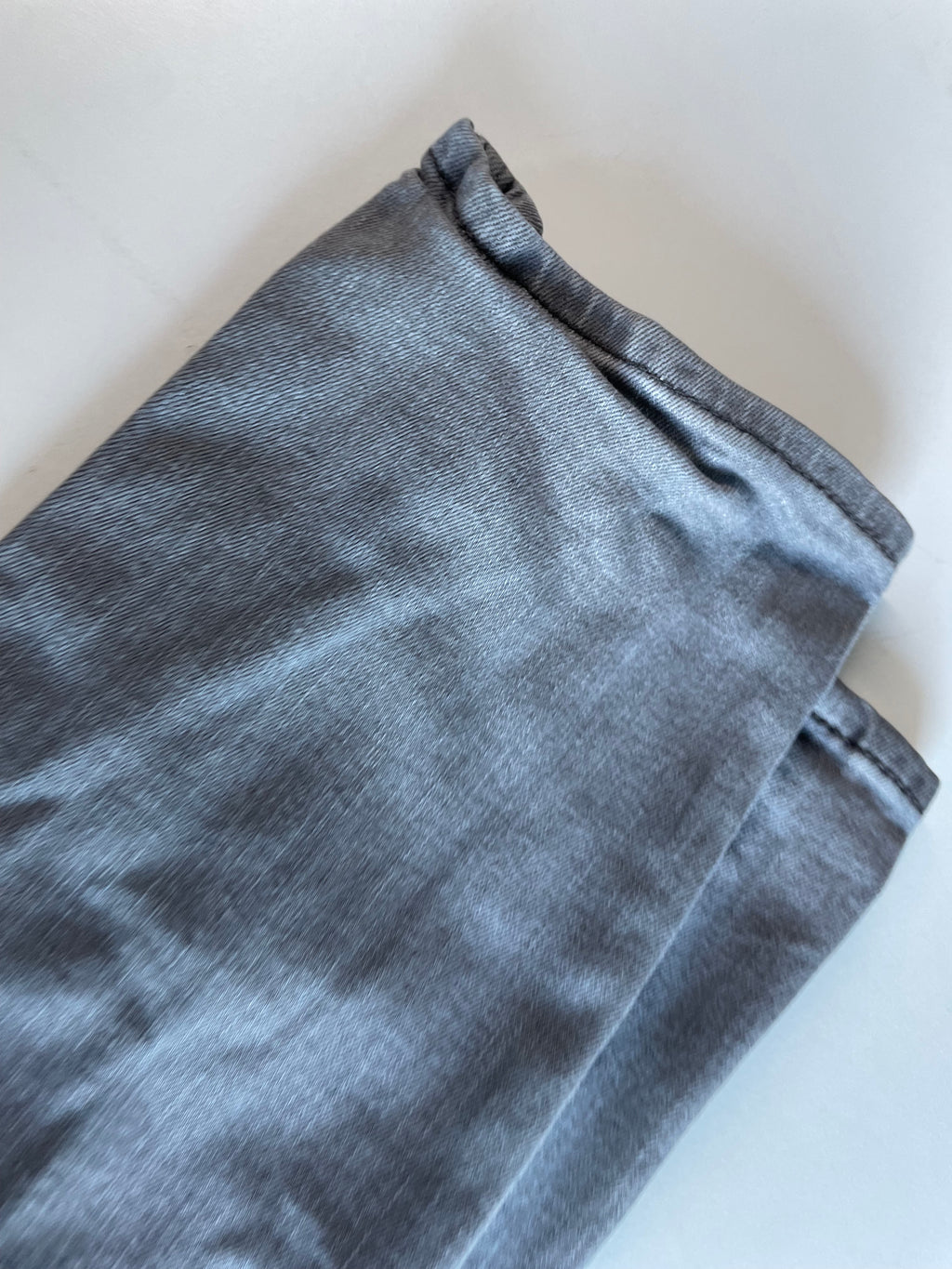 Vintage Men's grey Levi's slim fit jeans in M| SKU 4460