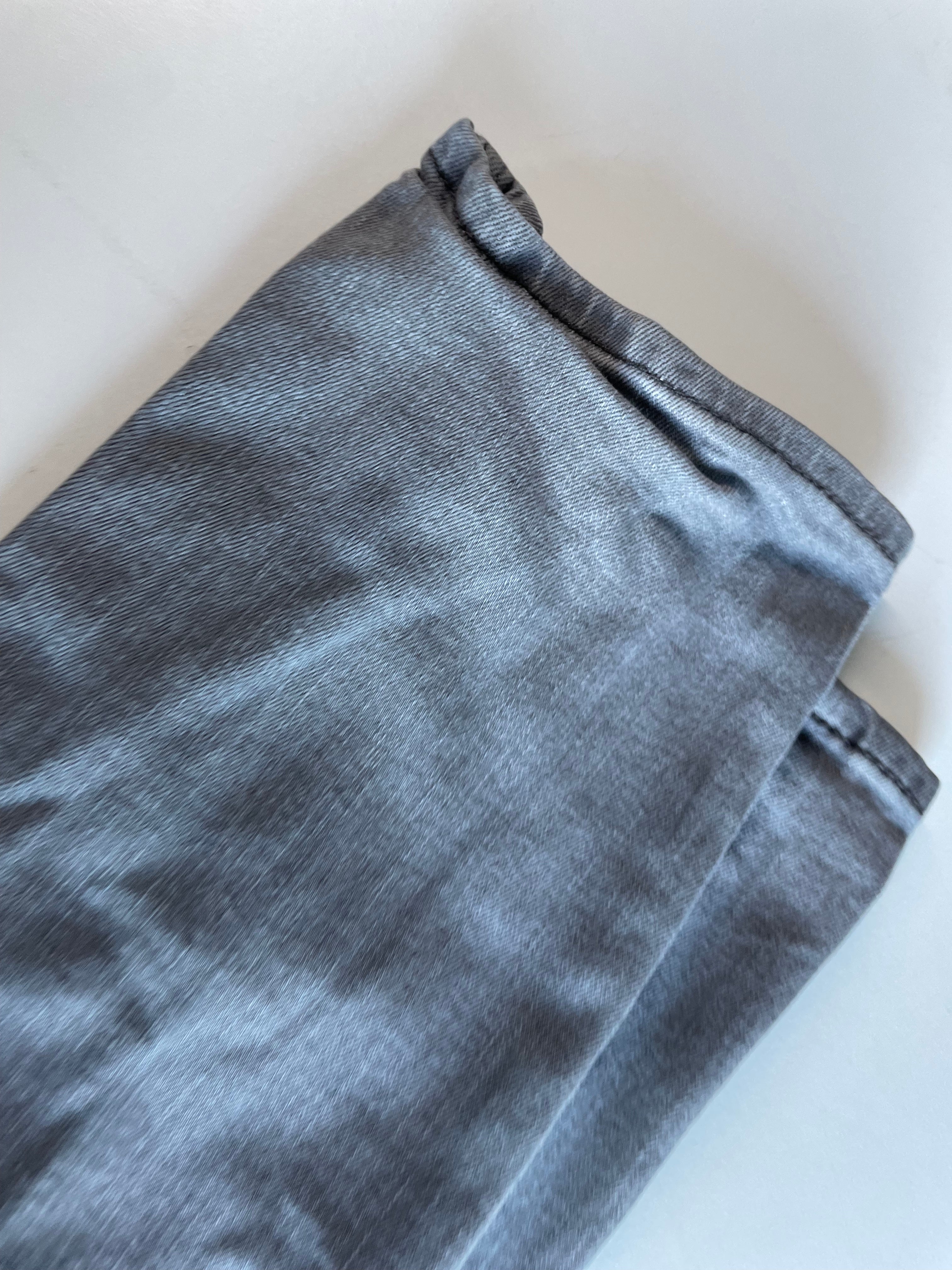 Vintage Men's grey Levi's slim fit jeans in M| SKU 4460