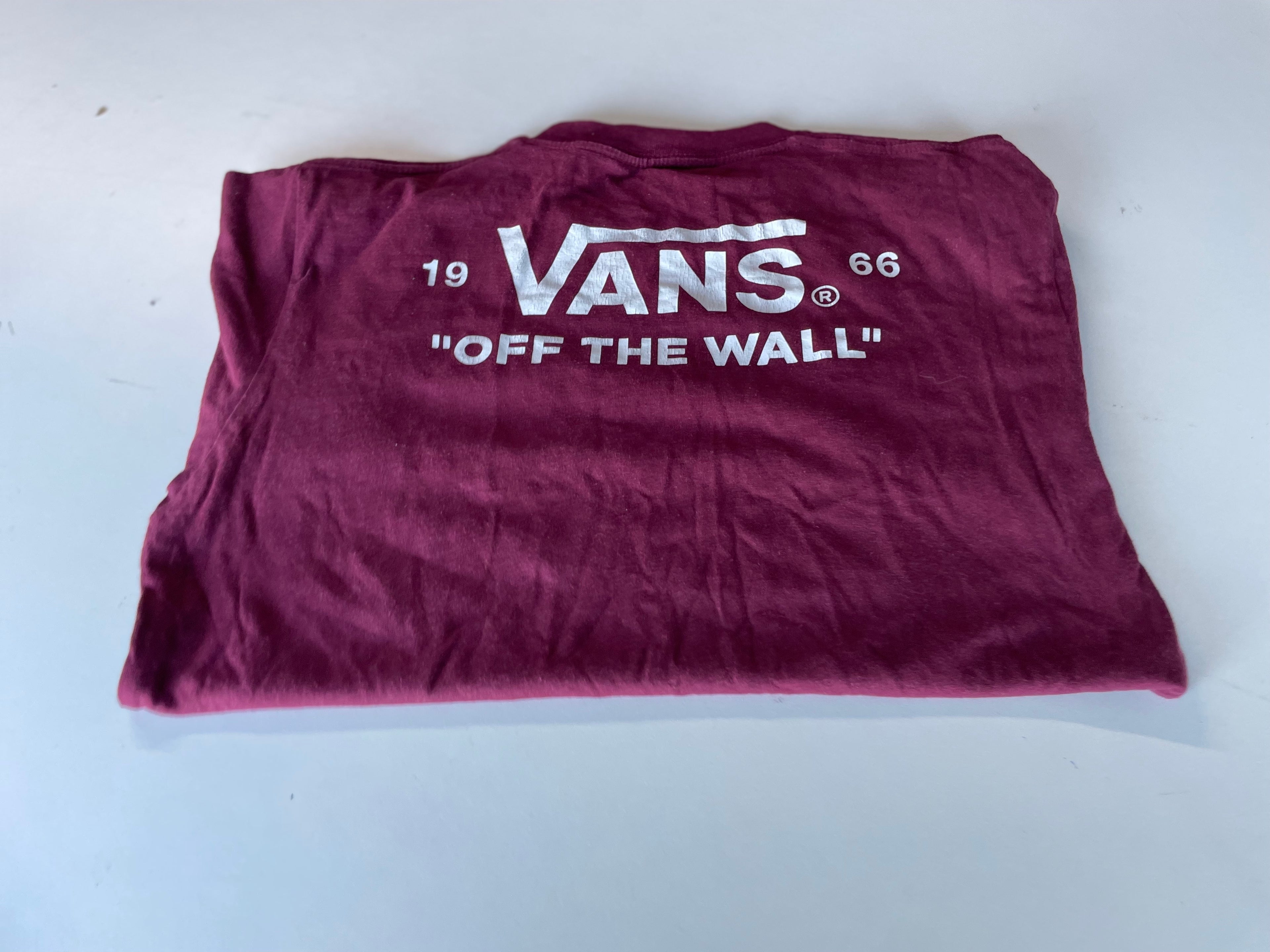 Vintage men's Vans of the wall purple short sleeve tees in S|L26 w18|SKU 4462
