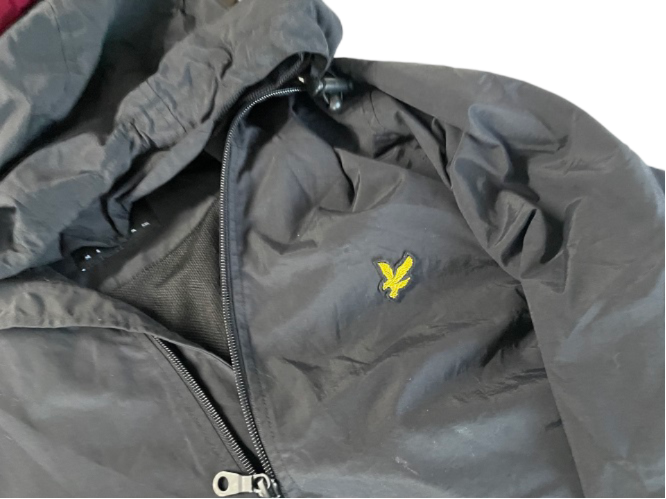 Vintage black Lyle &amp; Scott full zip windbreaker hoodie in L| L30W23| SKU 4474