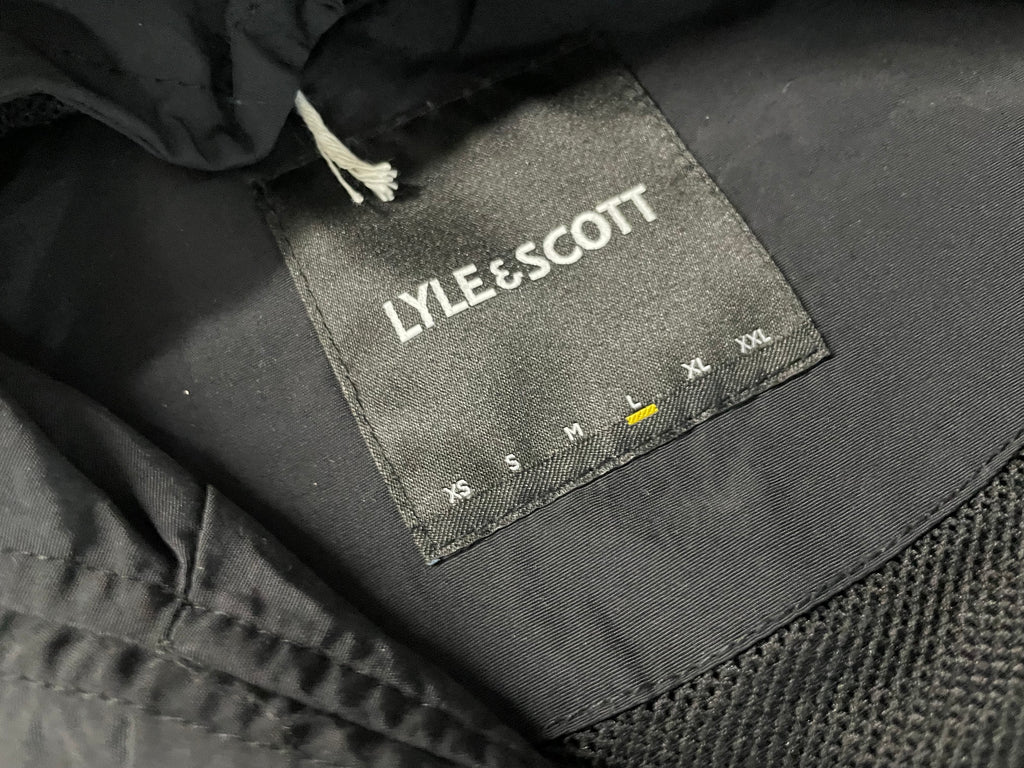 Vintage black Lyle &amp; Scott full zip windbreaker hoodie in L| L30W23| SKU 4474