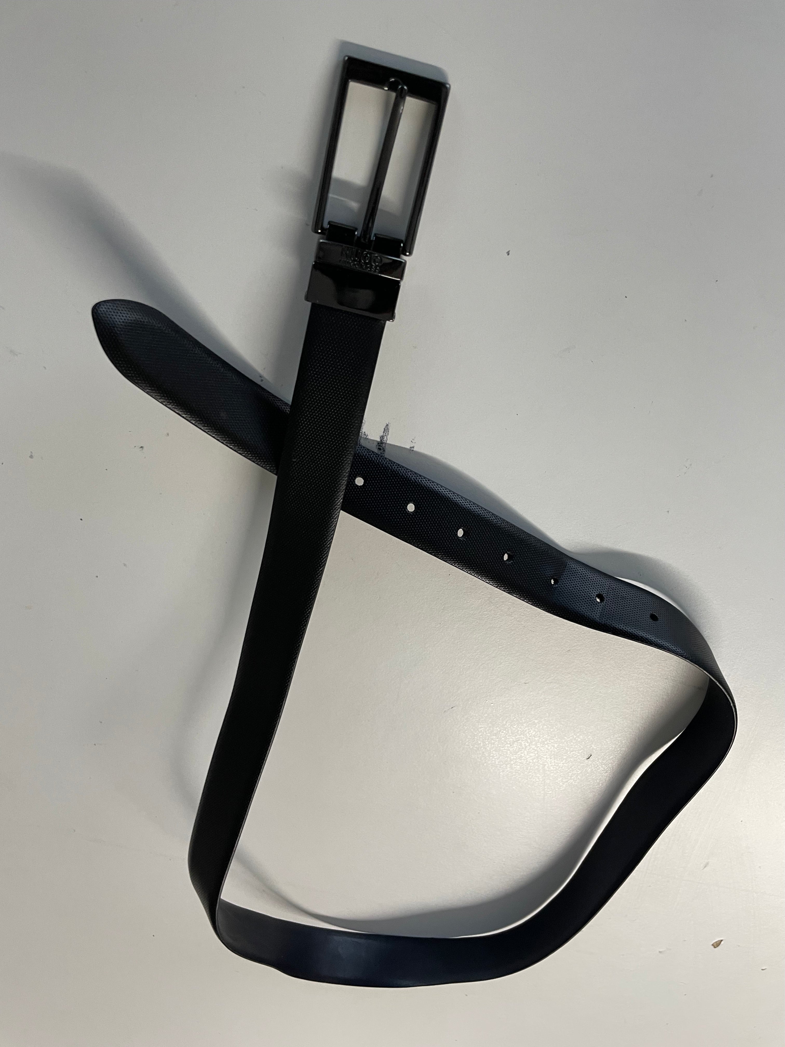 Vintage Hugo Boss plain black belt | L45 | SKU 4477