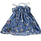 floral womens knee length round neck. dress in size M