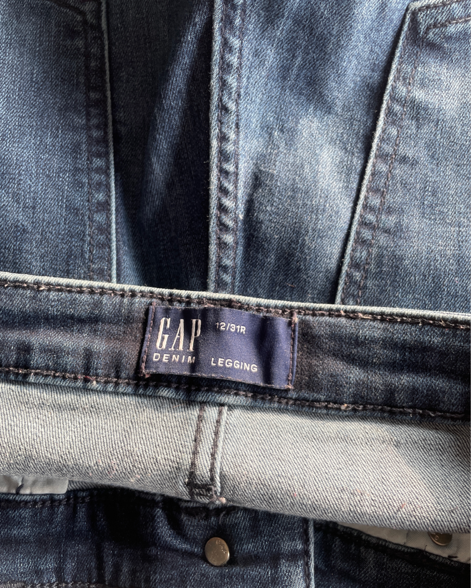 Women Gap denim leggings in W32 L 27 Label says 12R/31  SKU | 4602