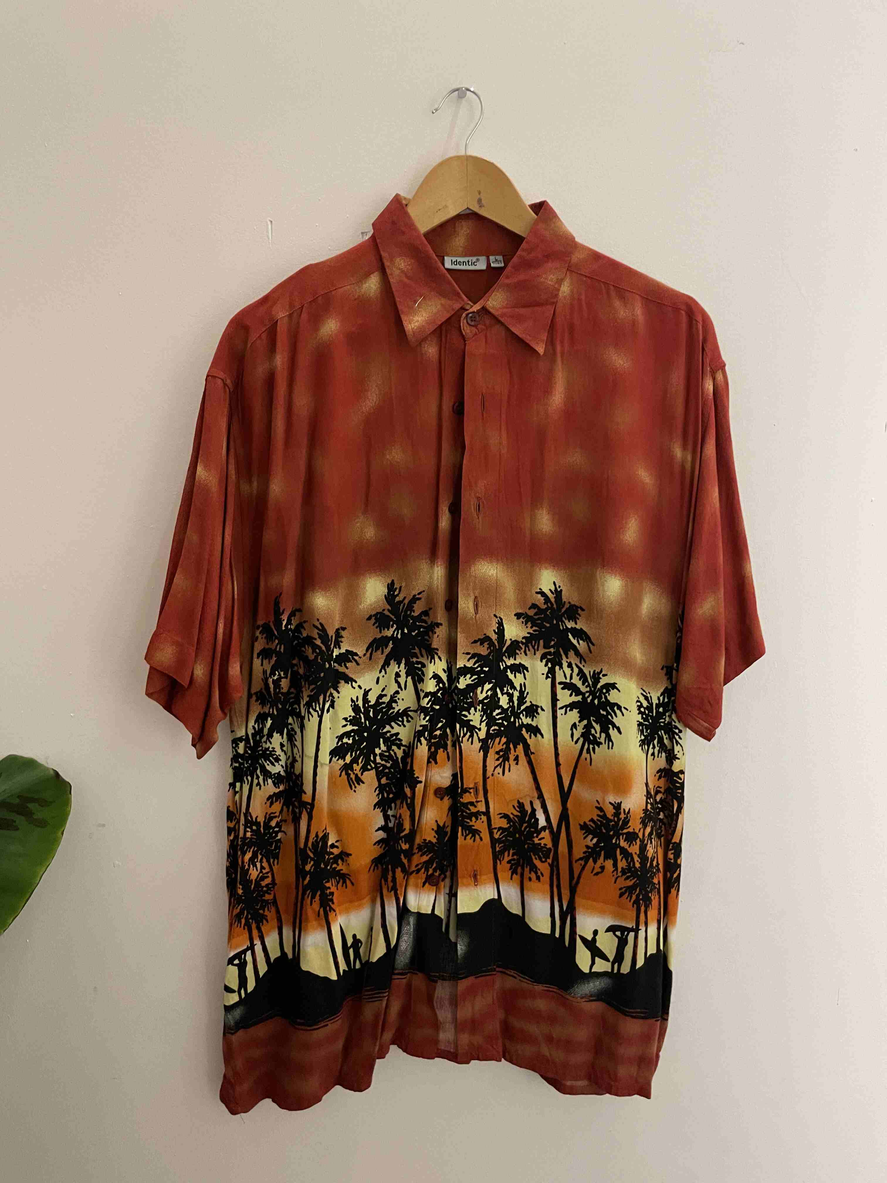 Vintage identic red beach large mens shirt