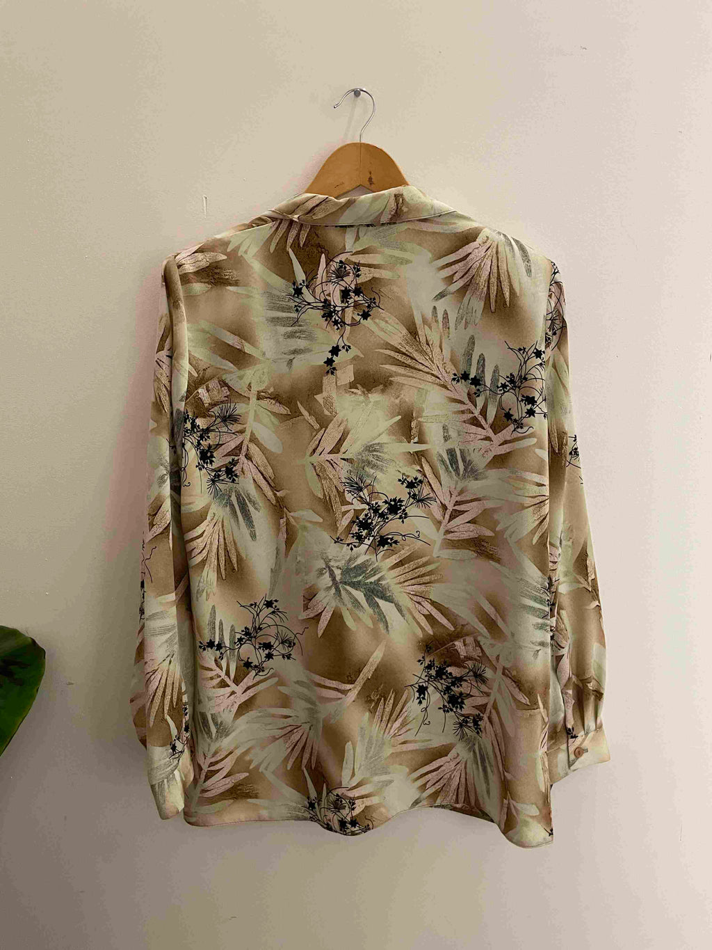 Vintage cream floral pattern small long sleeve shirt