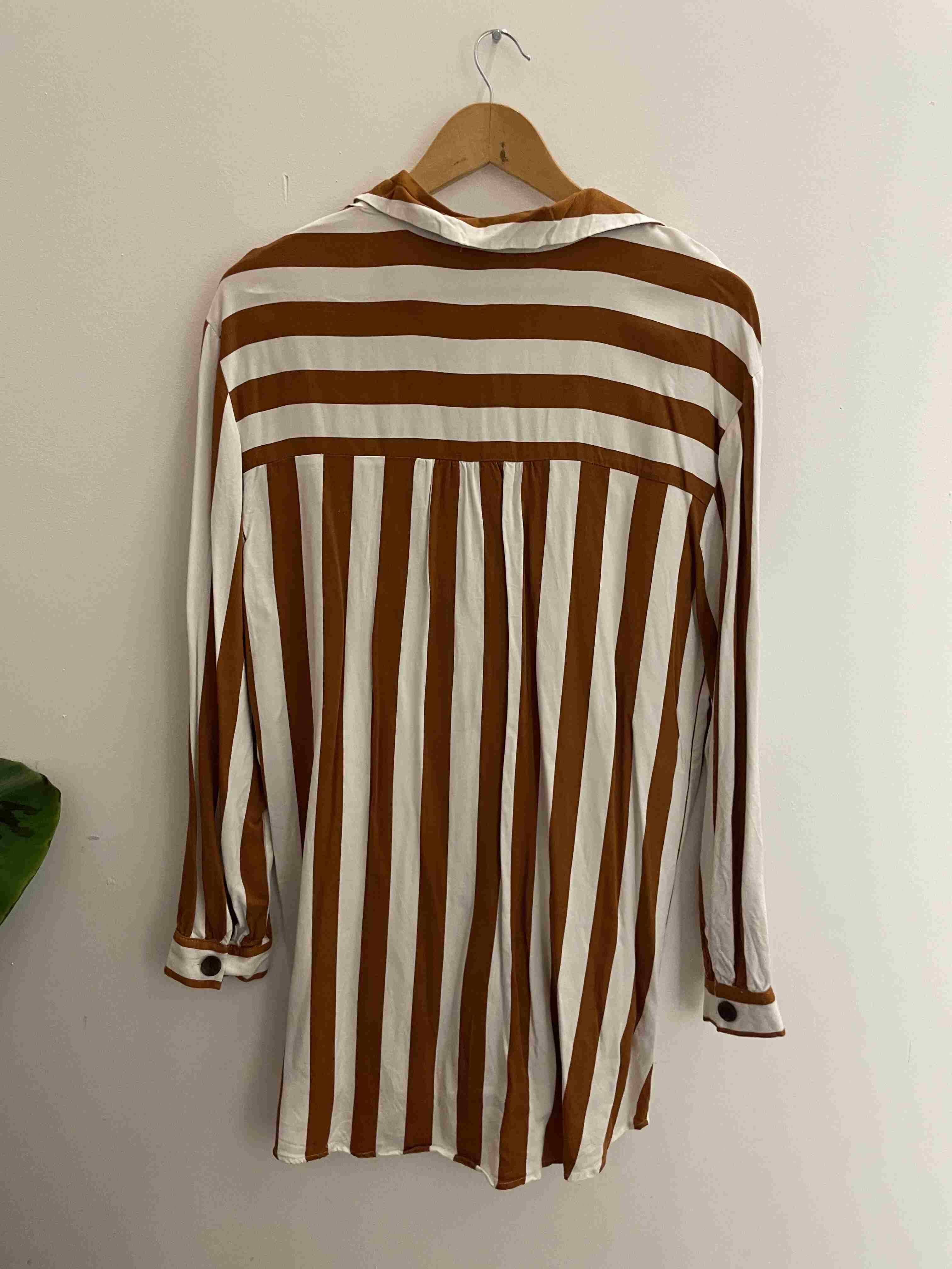 Vintage white and brown stripe linen womens medium shirt