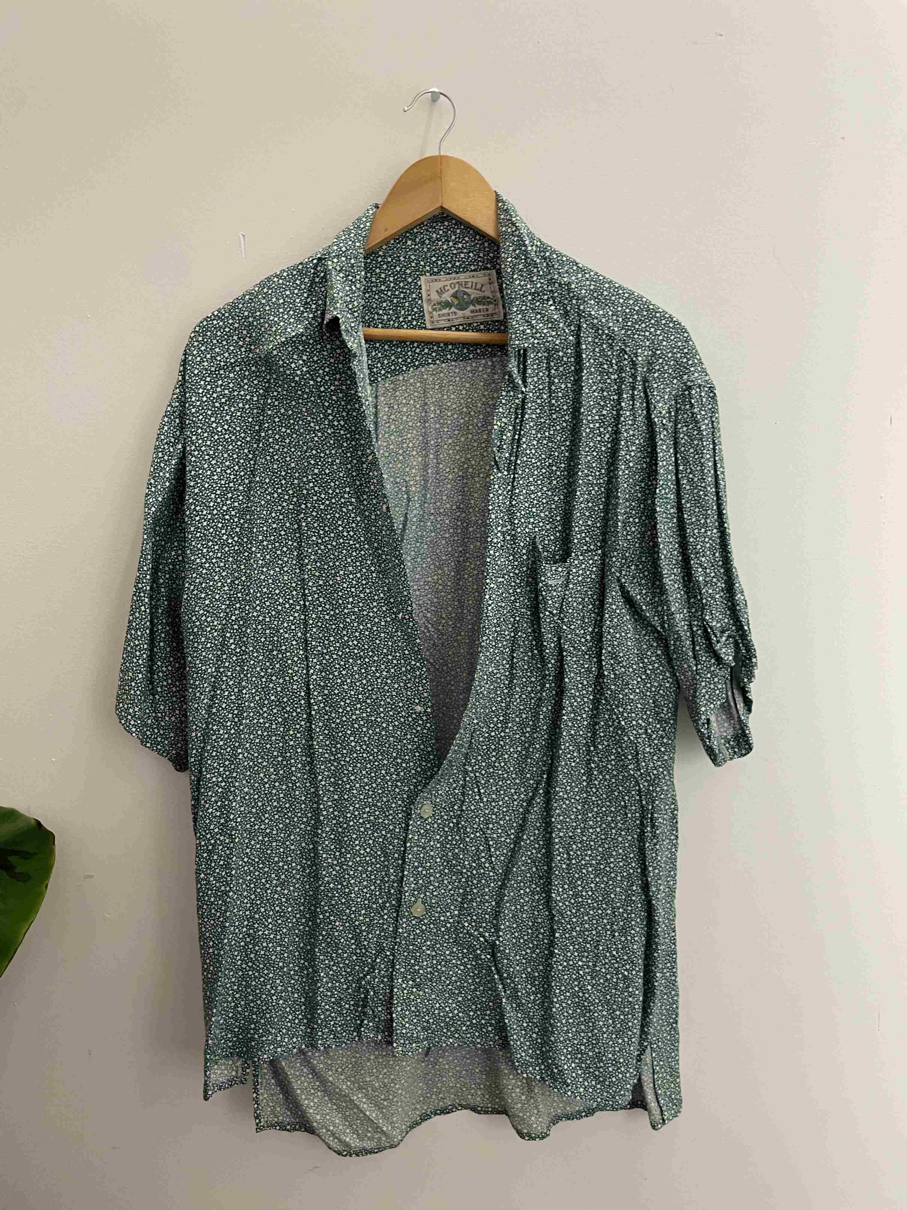 Vintage MC Oneil Green printed pattern mens shirt size M