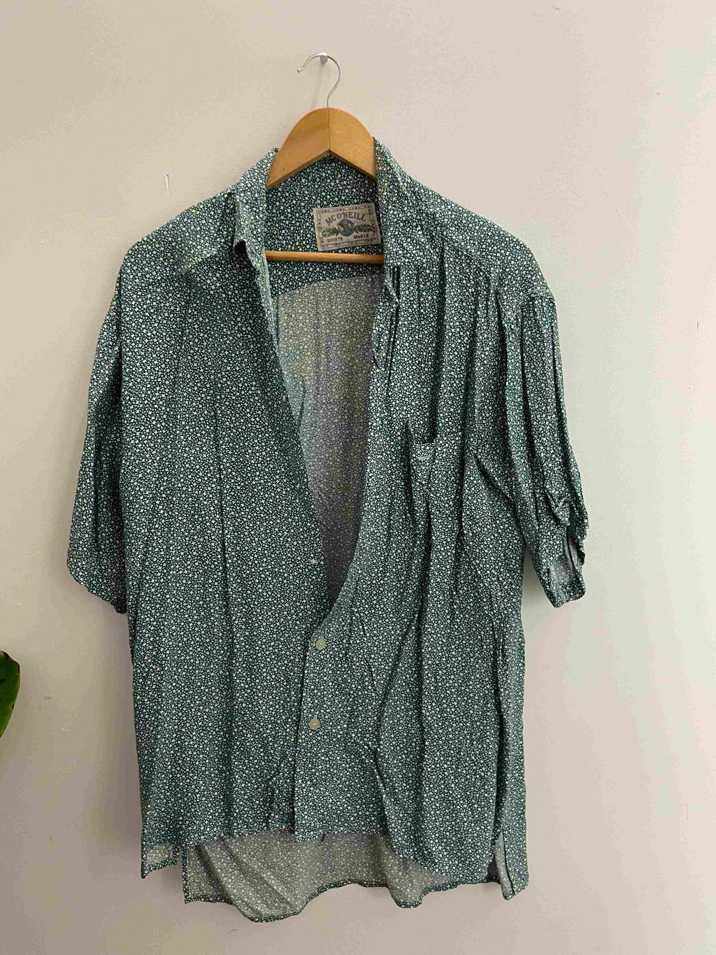 Vintage MC Oneil Green printed pattern mens shirt size M