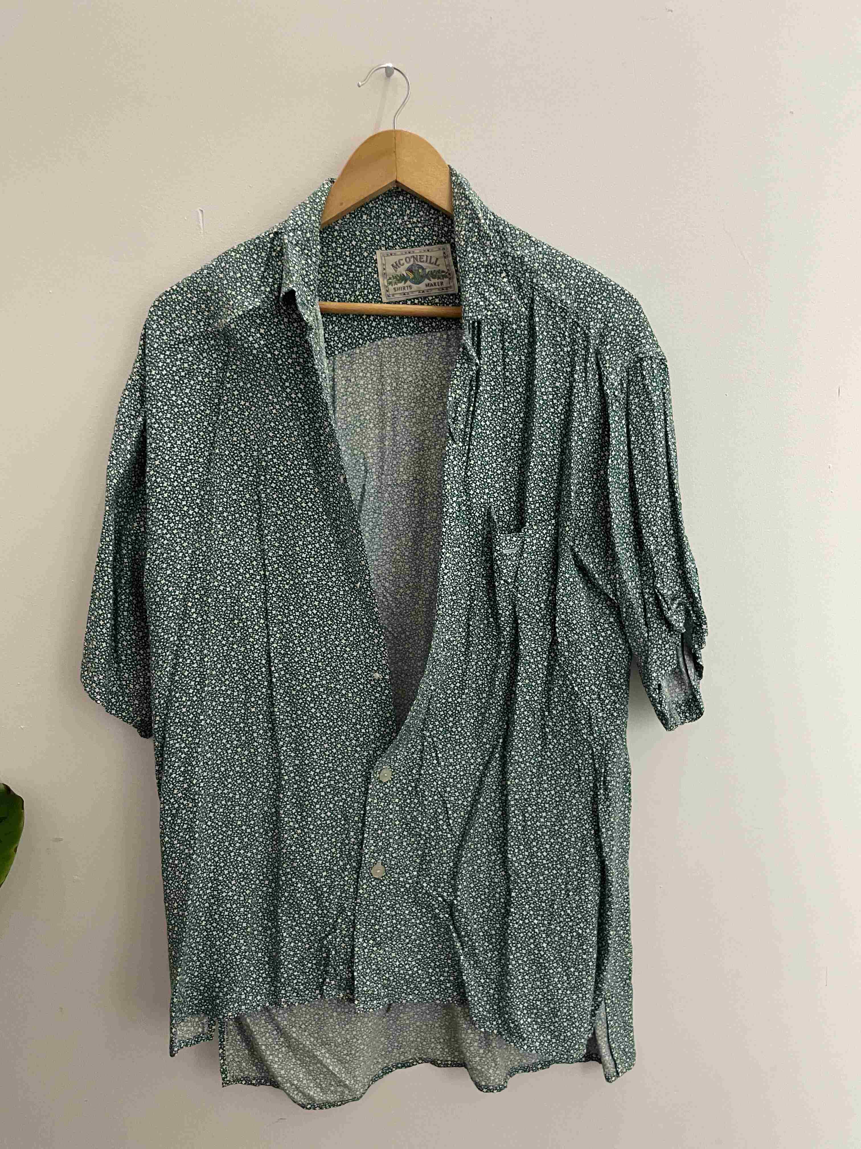 Vintage MC Oneil Green printed pattern mens shirt size M