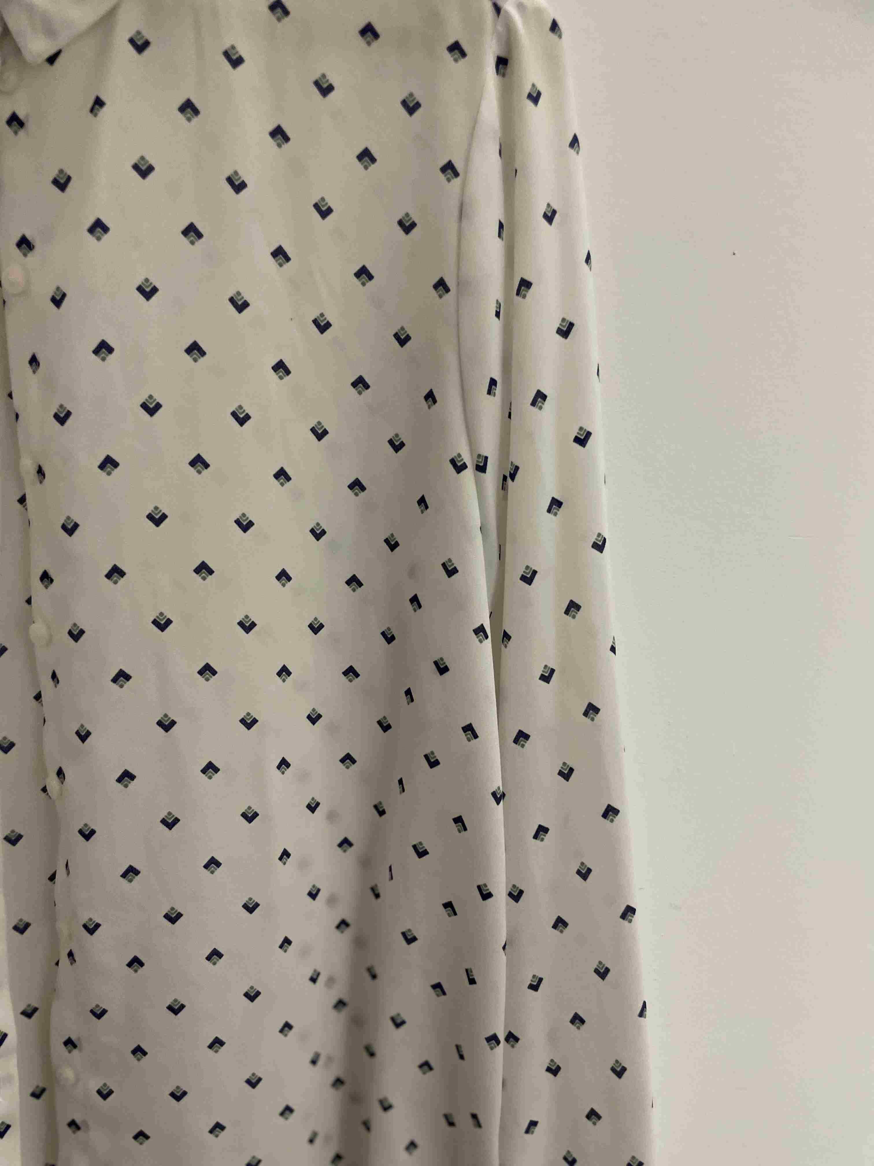 Vintage white pattern regular fit shirt size M