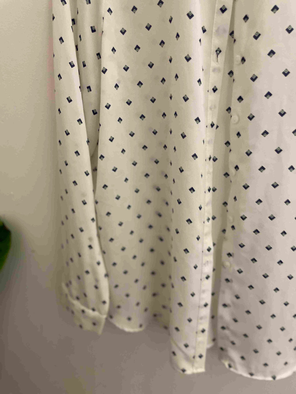 Vintage white pattern regular fit shirt size M