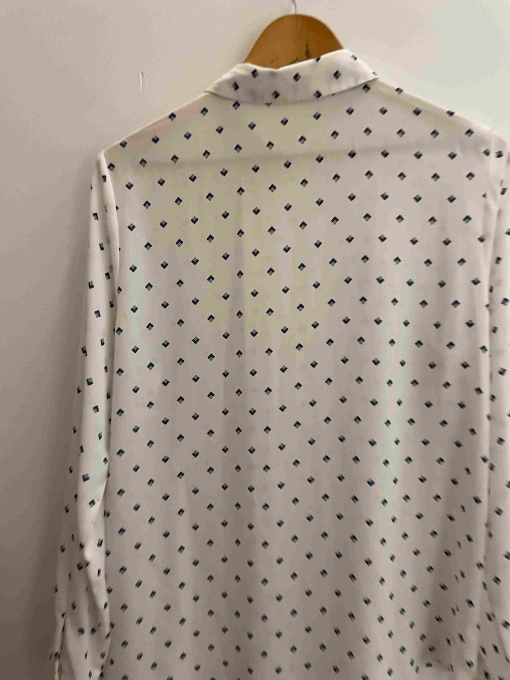 Vintage white pattern regular fit shirt size M