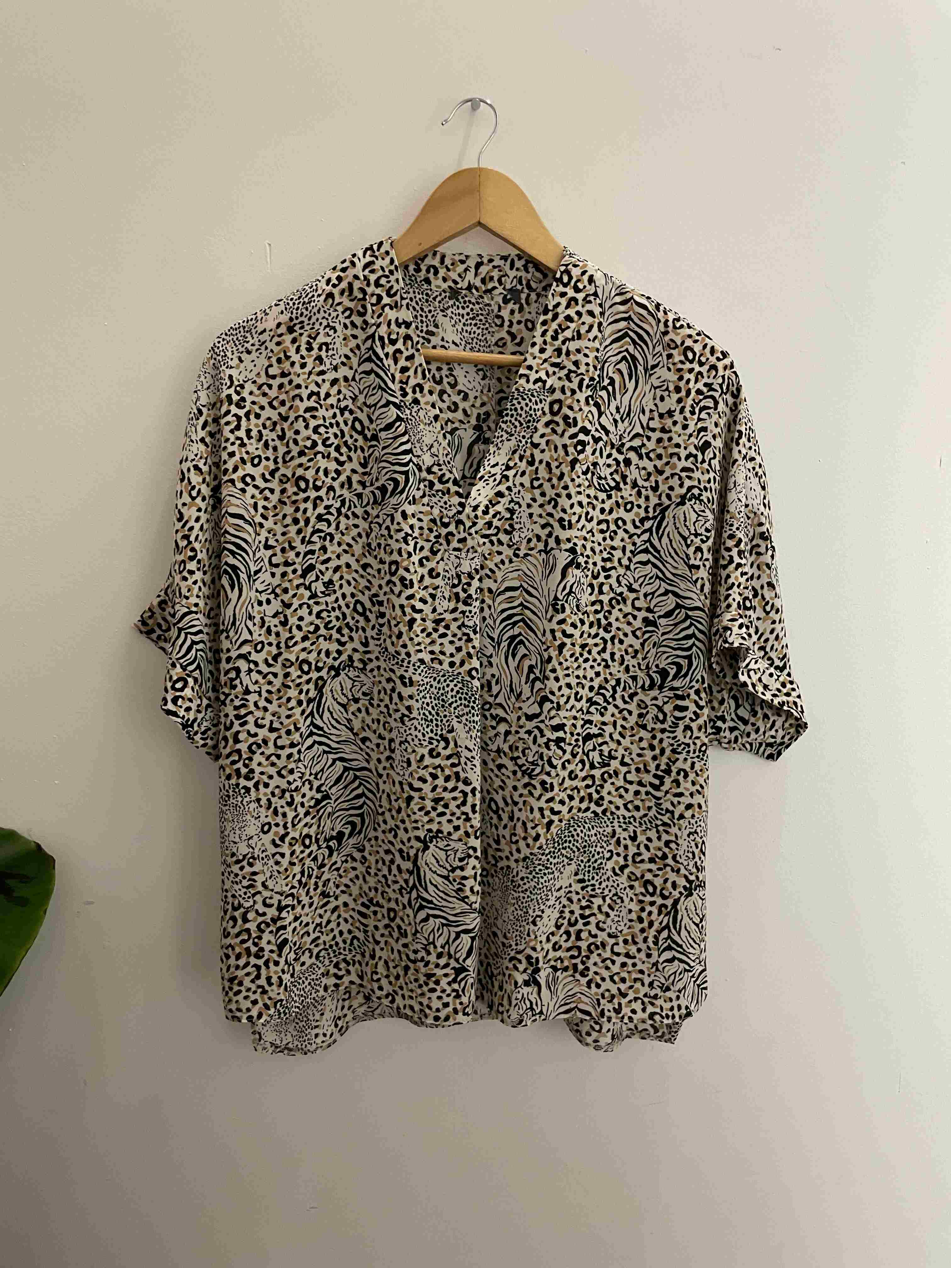 Vintage brown leaopard print pattern womens medium top