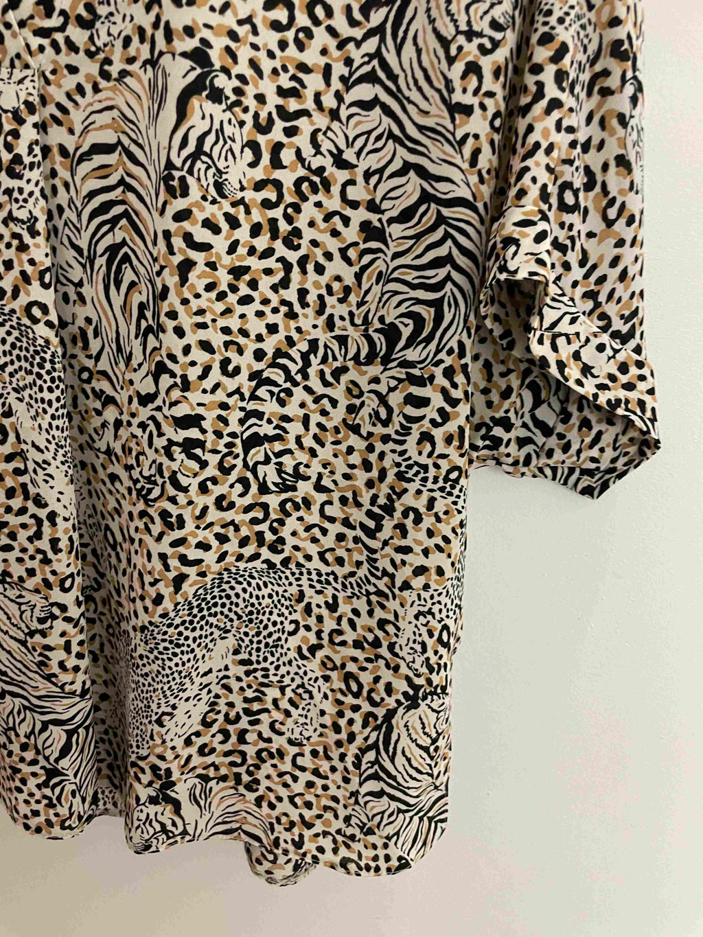 Vintage brown leaopard print pattern womens medium top