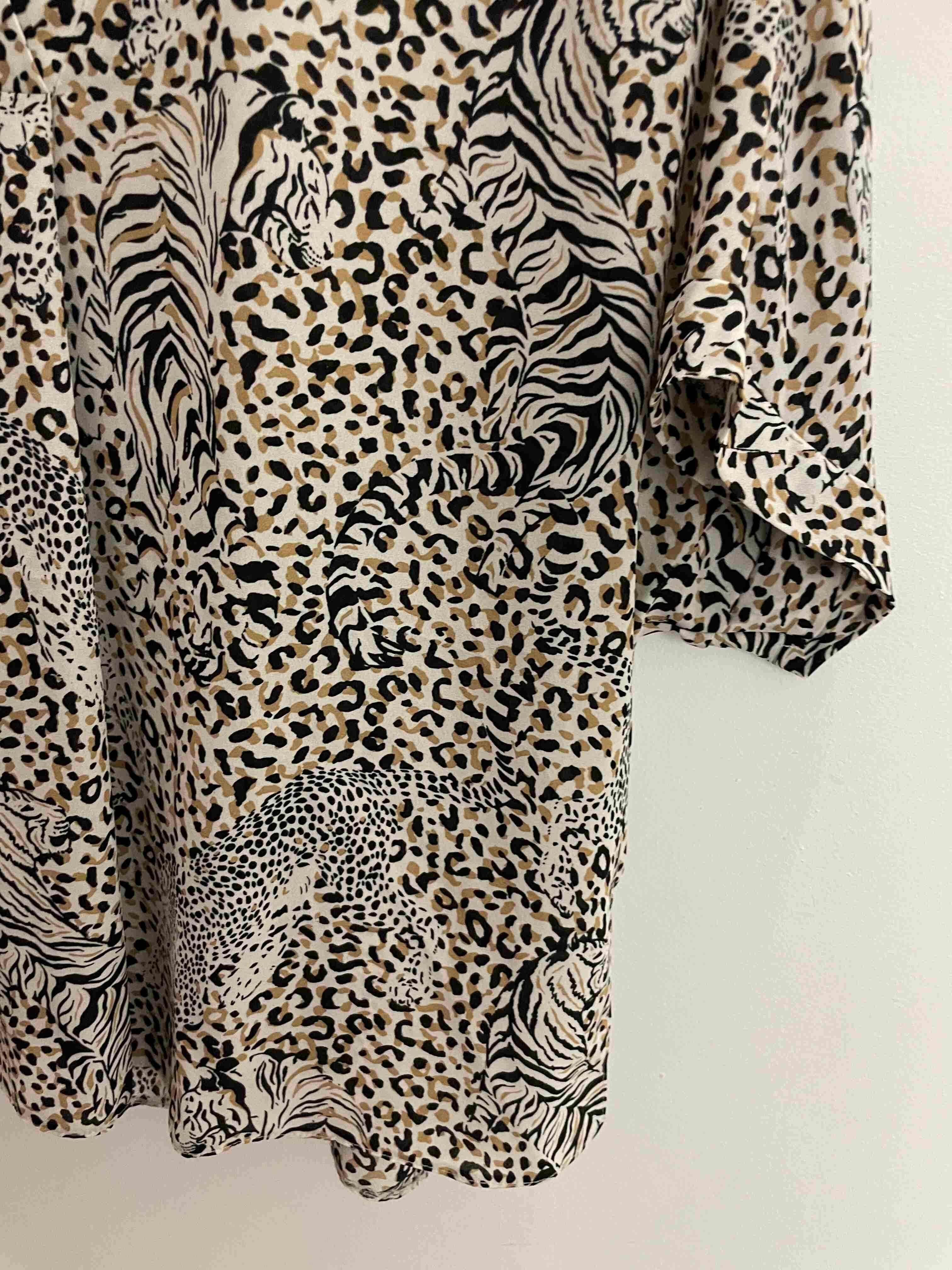 Vintage brown leaopard print pattern womens medium top