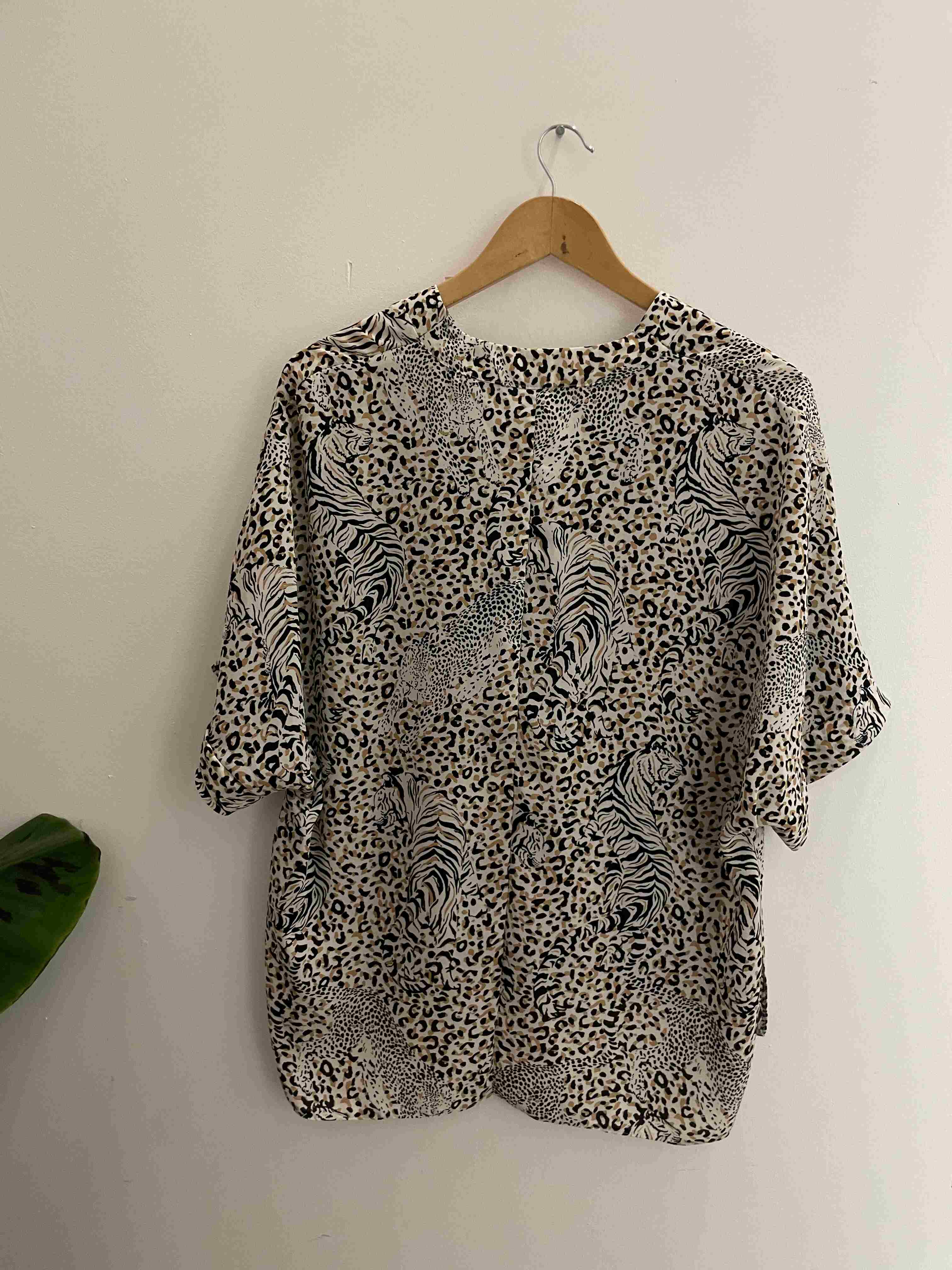 Vintage brown leaopard print pattern womens medium top
