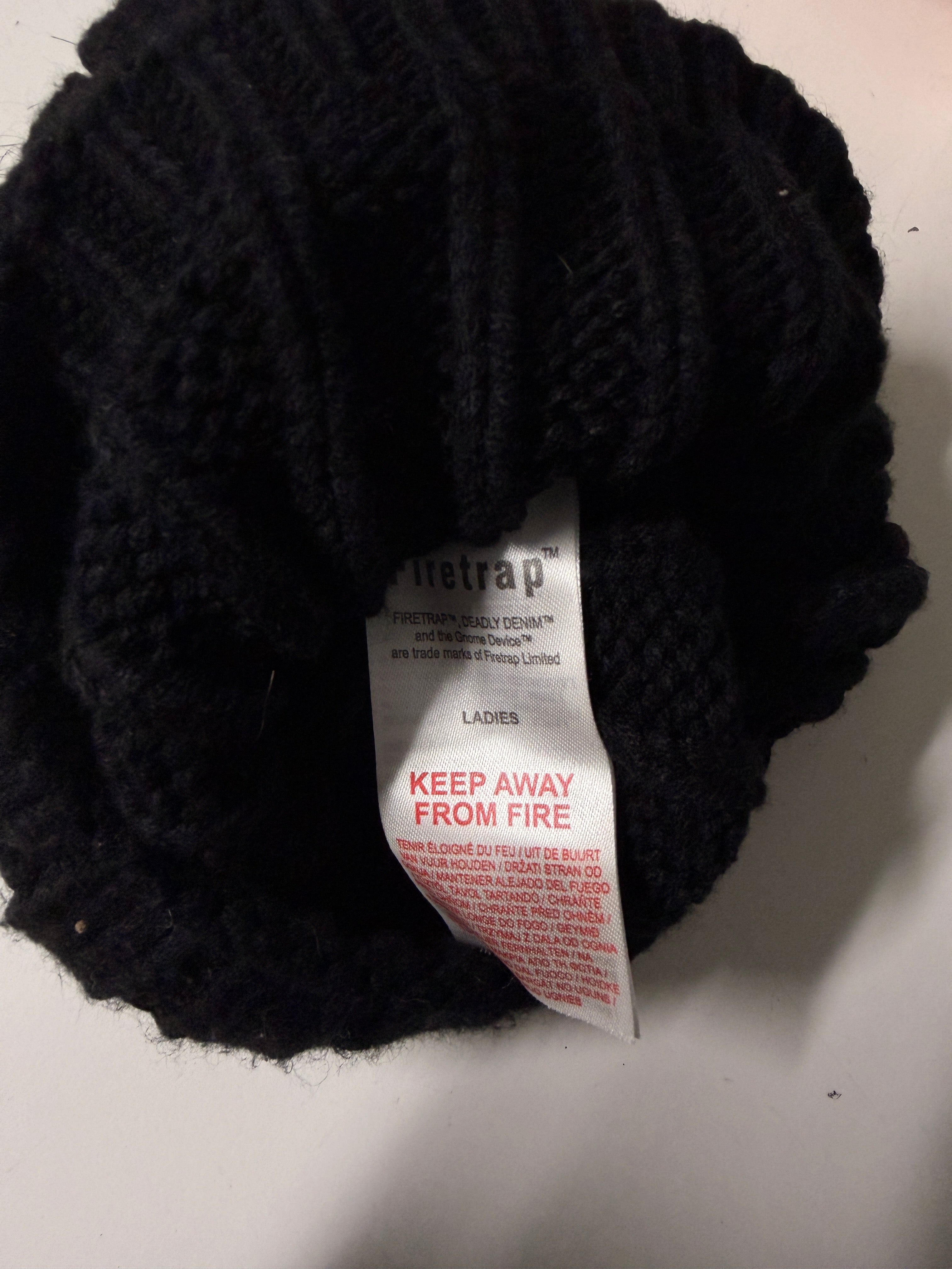 Vintage women Black Knit Pom-Pom Beanie SKU 7222