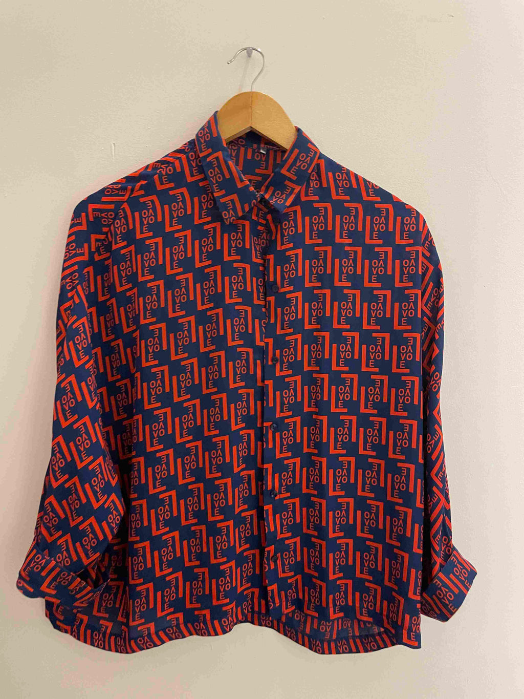 Vintage love pattern blue medium shirt