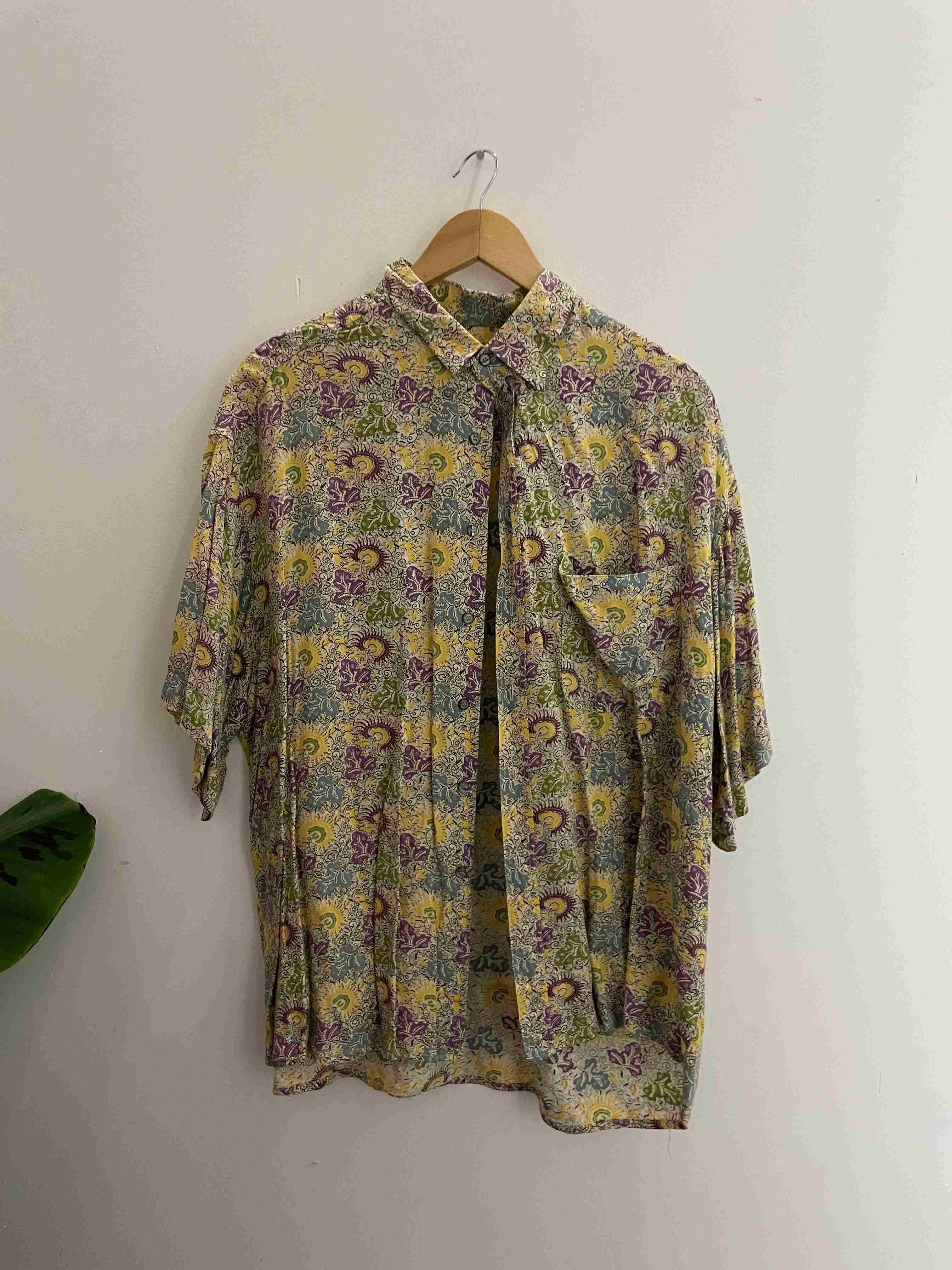 Vintage R exclusive multi floral pattern medium shirt
