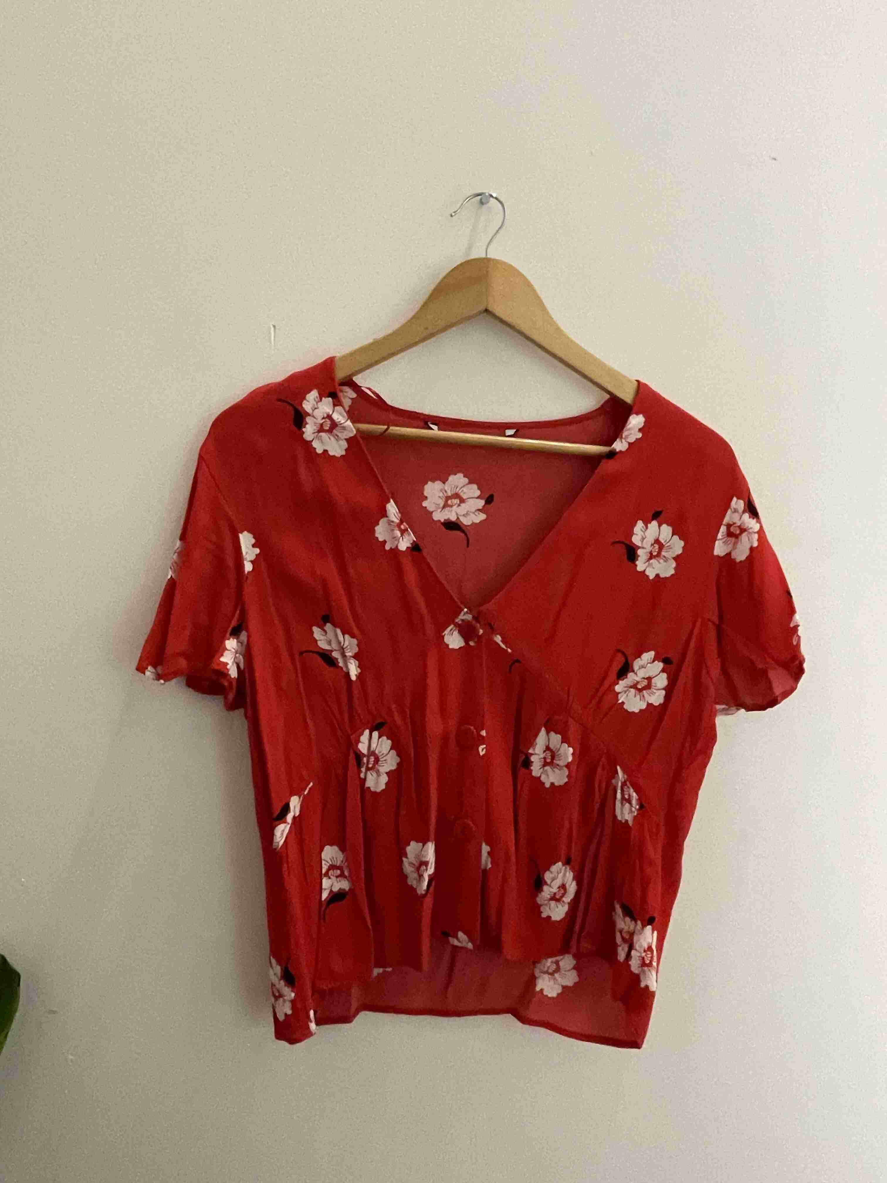 Vintage womens vneck red floral pattern top size S