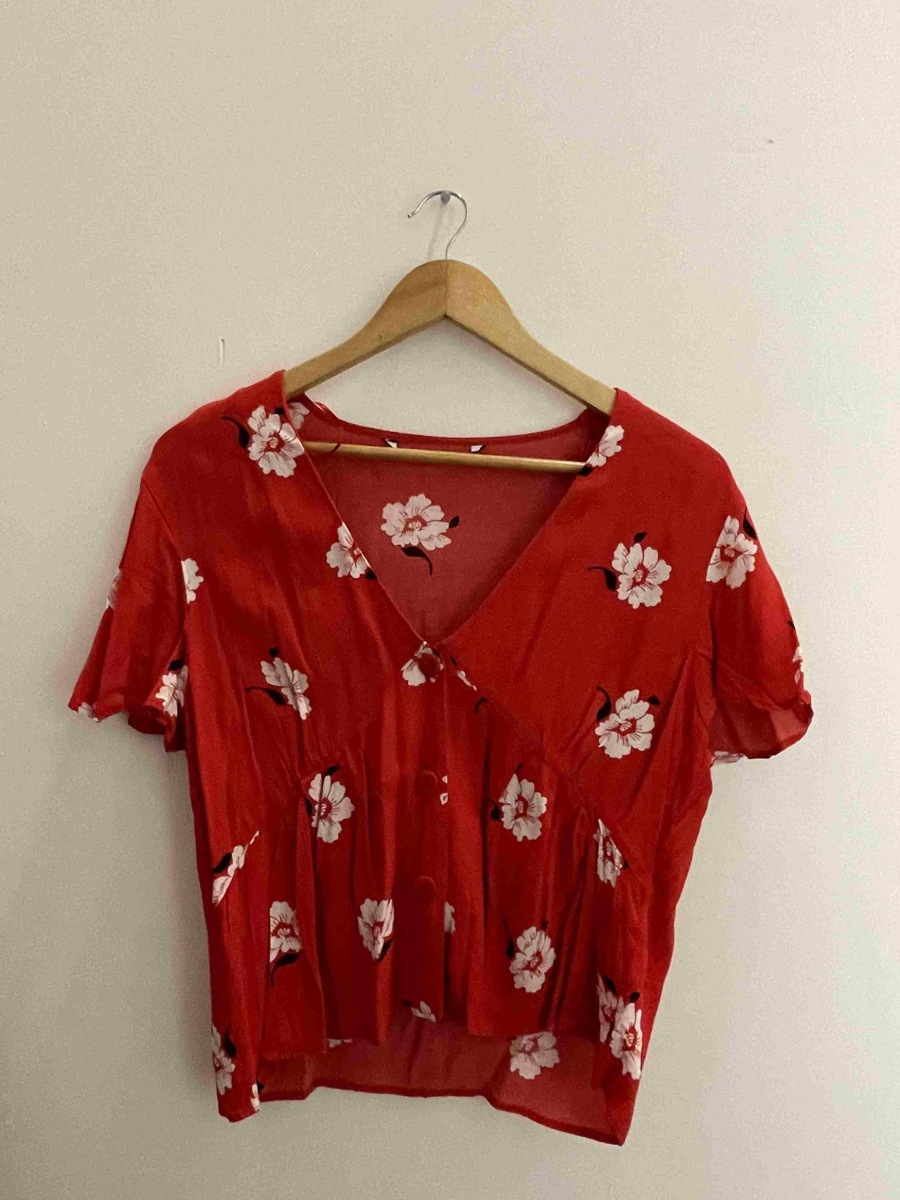 Vintage womens vneck red floral pattern top size S