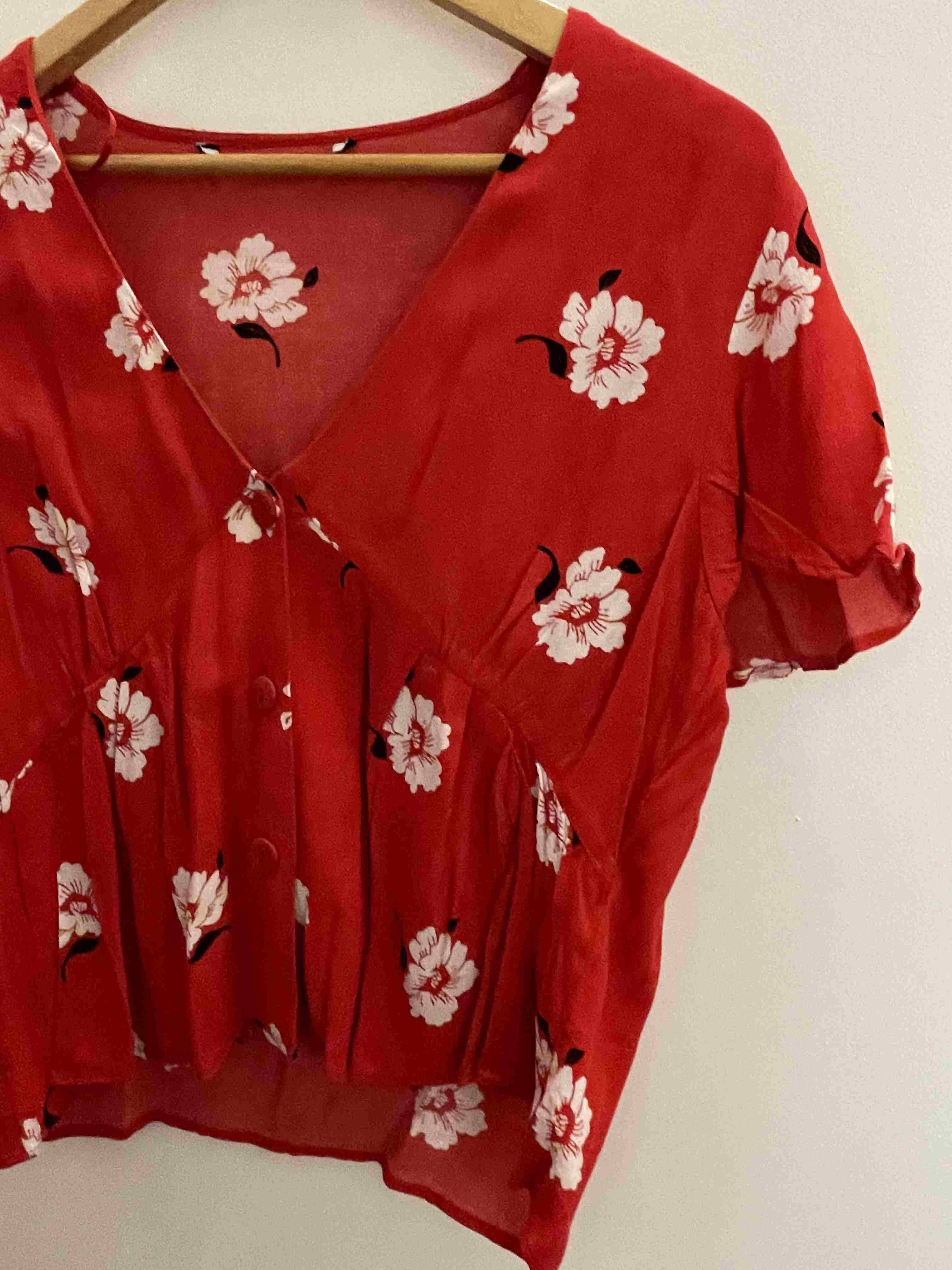 Vintage womens vneck red floral pattern top size S