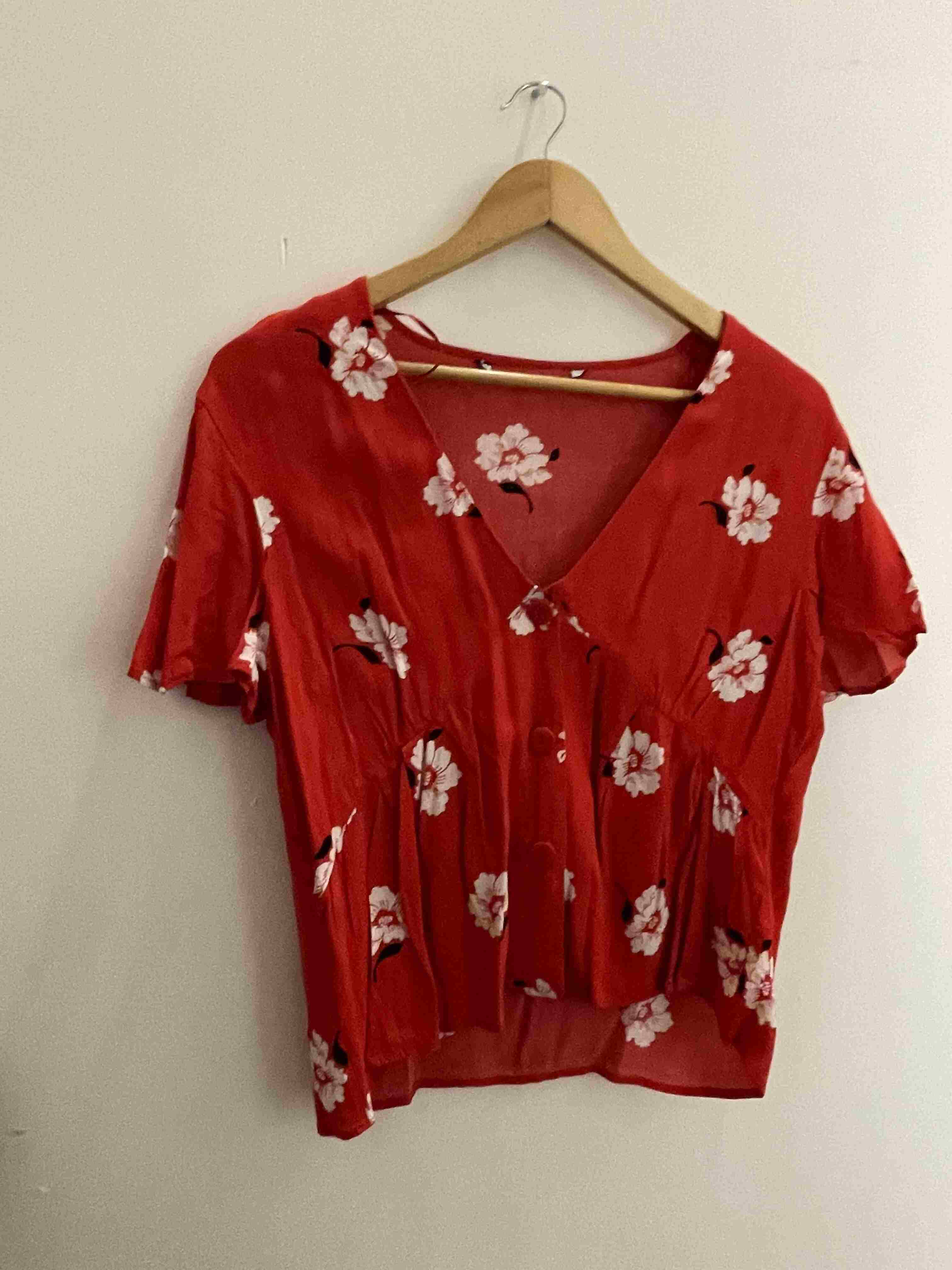 Vintage womens vneck red floral pattern top size S