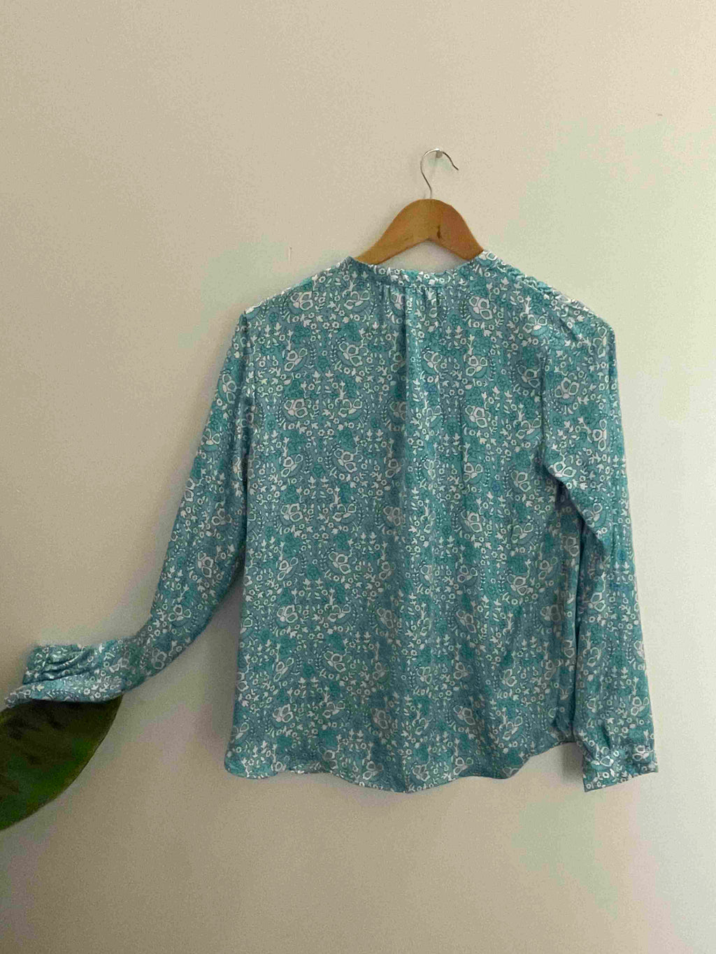 Vintage blue printed pattern linen small top