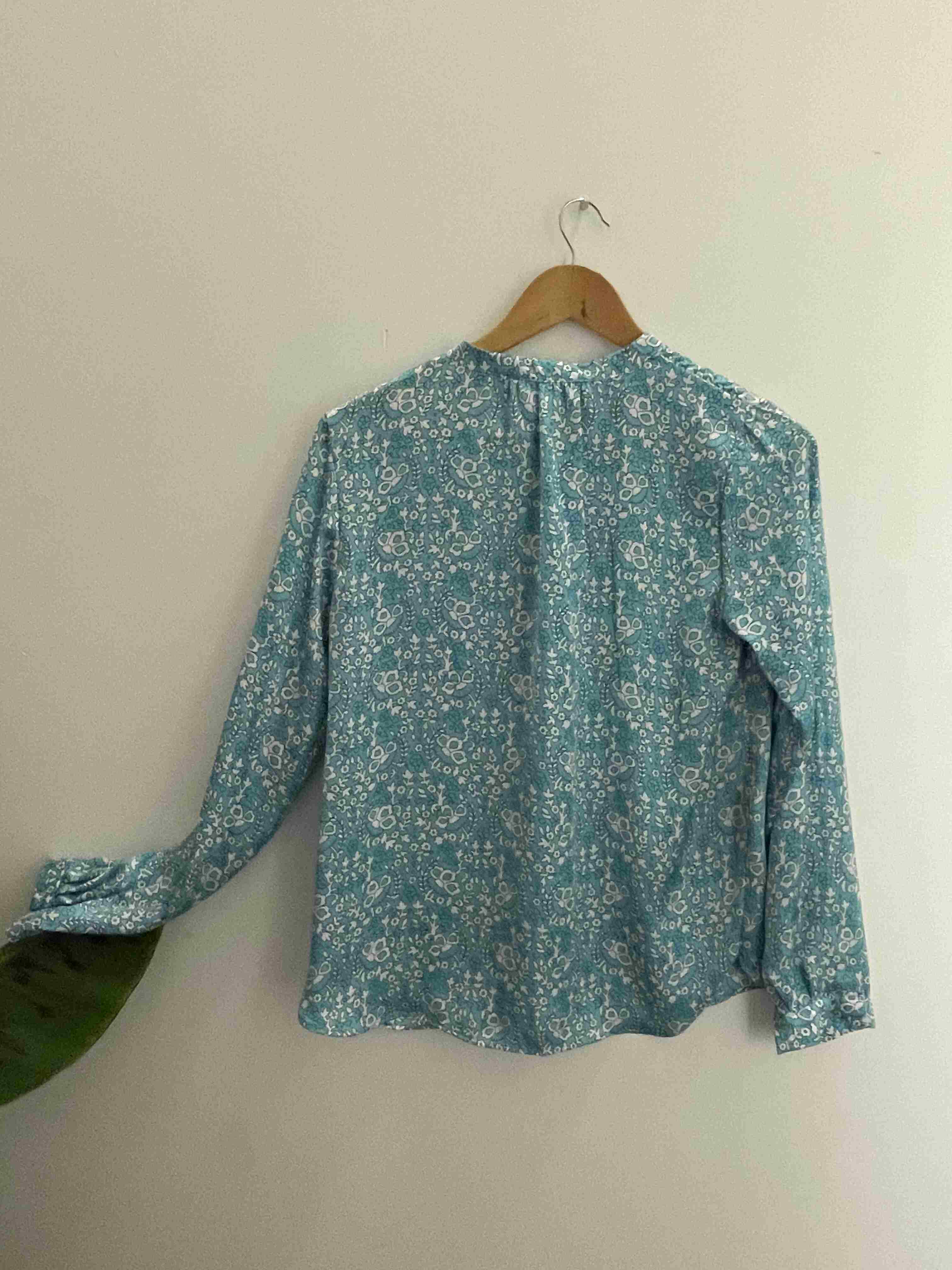 Vintage blue printed pattern linen small top