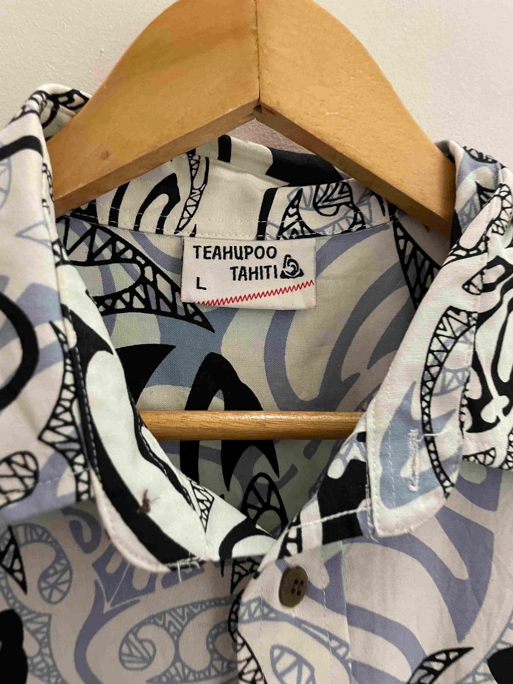 Vintage tahiti abstract pattern blue large shirt