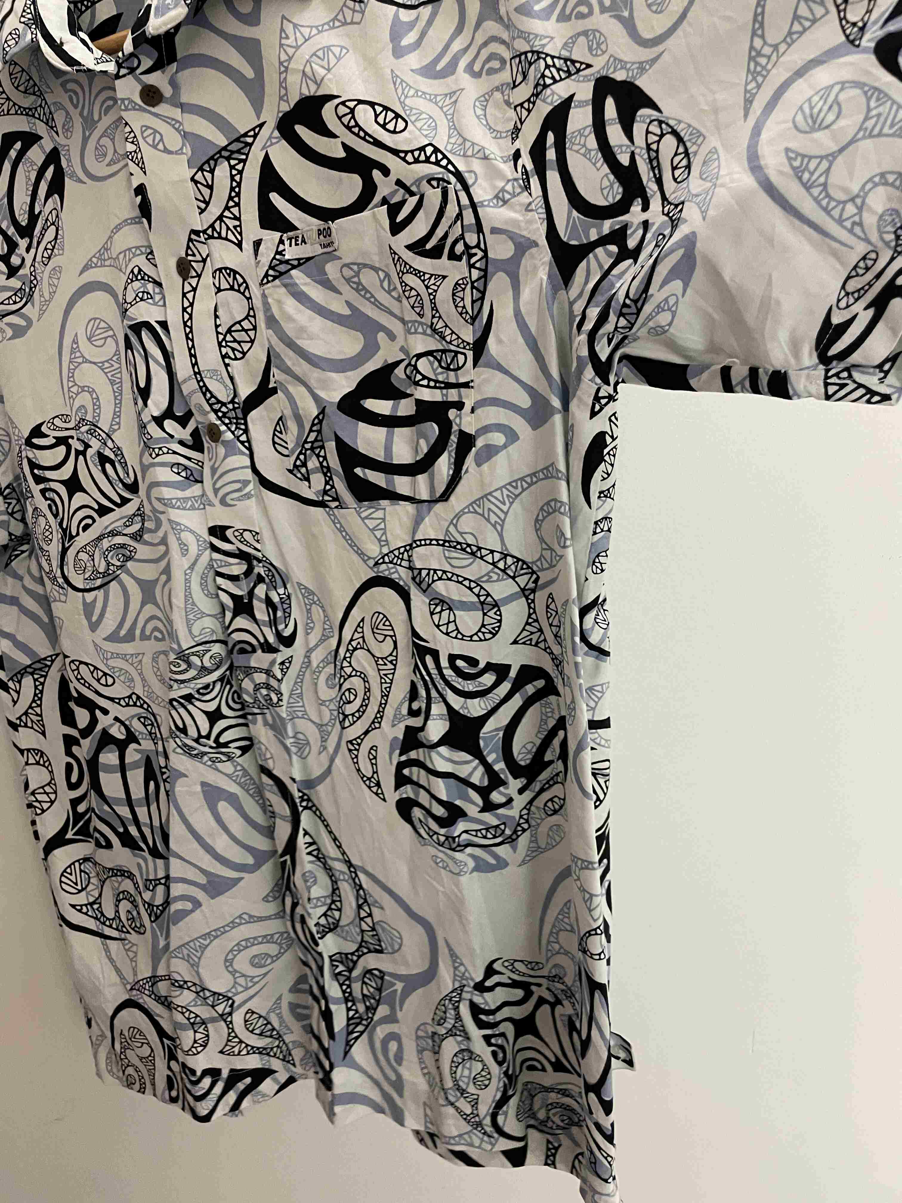 Vintage tahiti abstract pattern blue large shirt