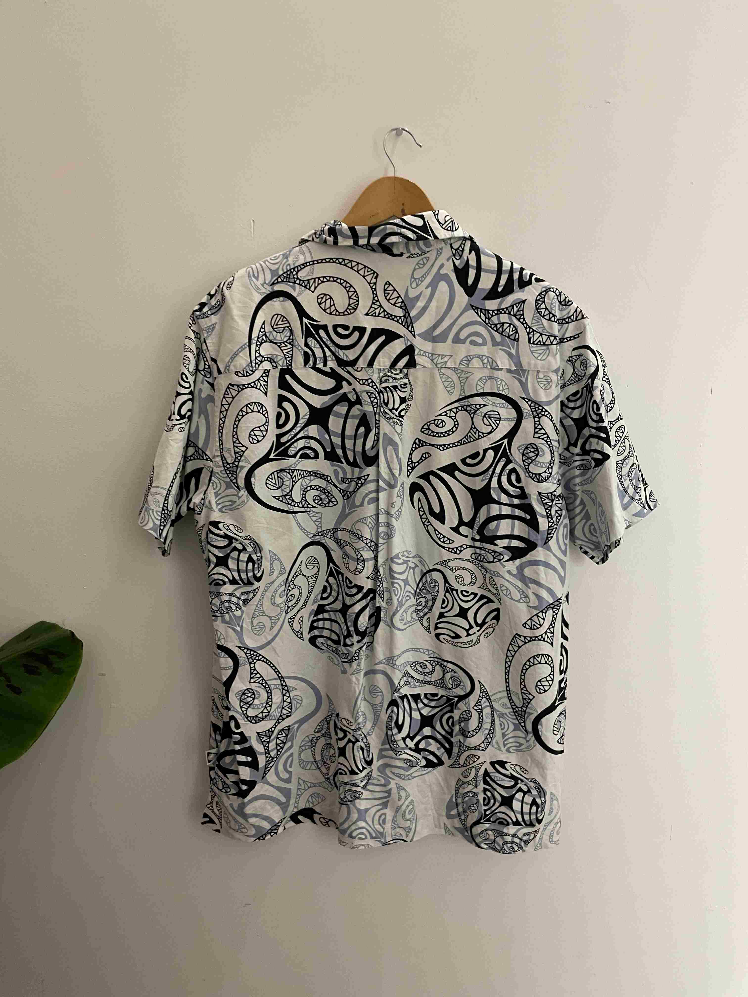 Vintage tahiti abstract pattern blue large shirt